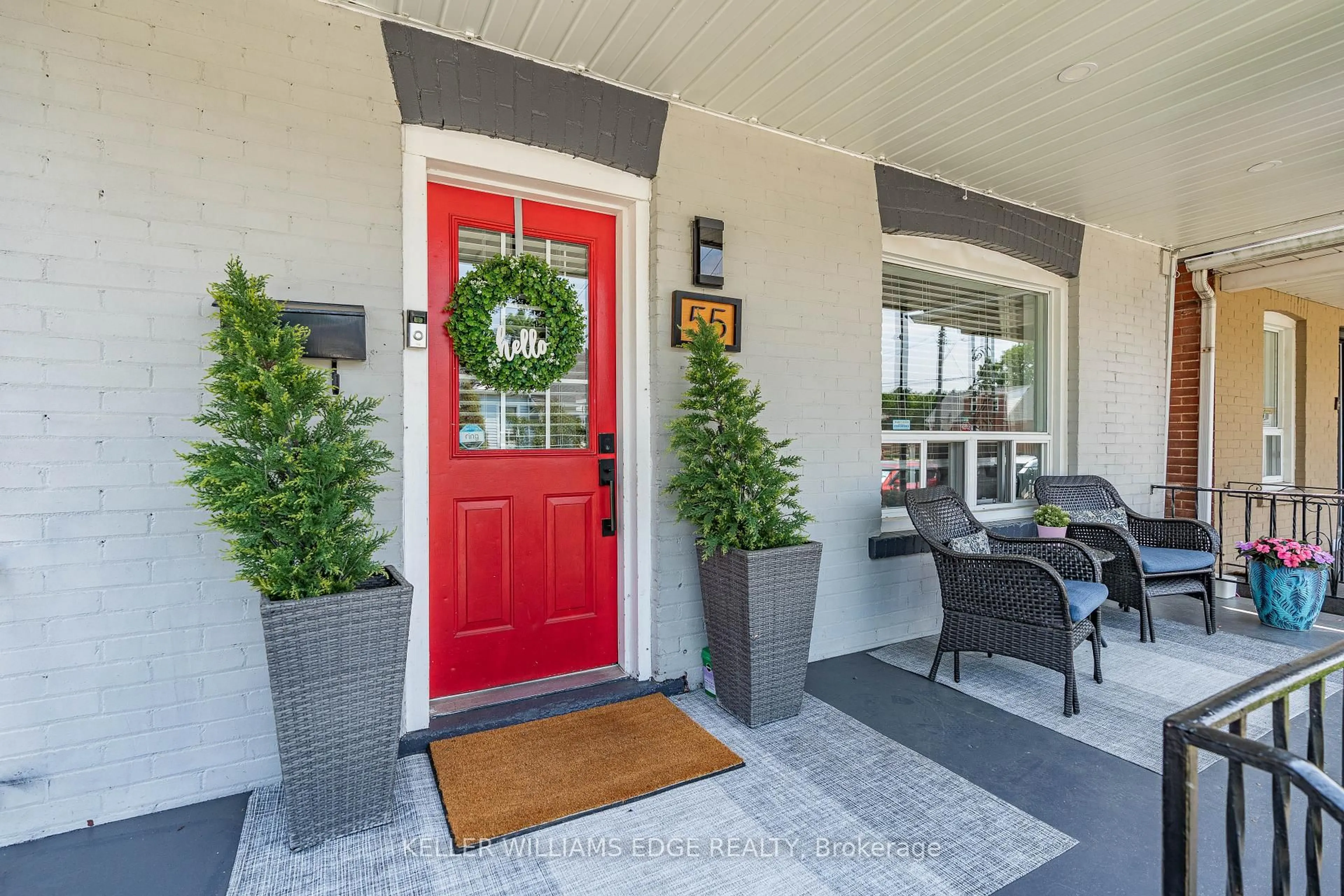 Indoor entryway for 55 East 22nd St, Hamilton Ontario L8V 2V4