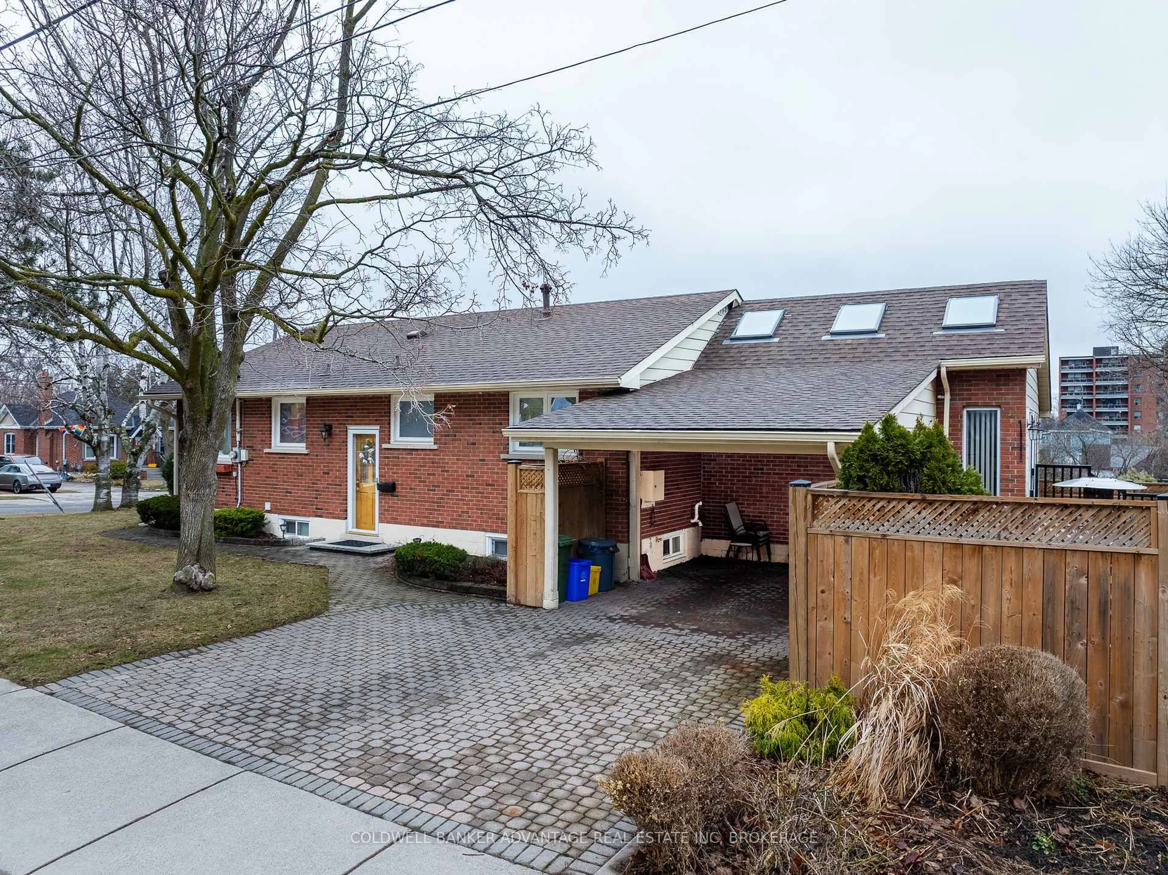 A pic from outside/outdoor area/front of a property/back of a property/a pic from drone, street for 17 Wardrope Ave, Hamilton Ontario L8G 1R9