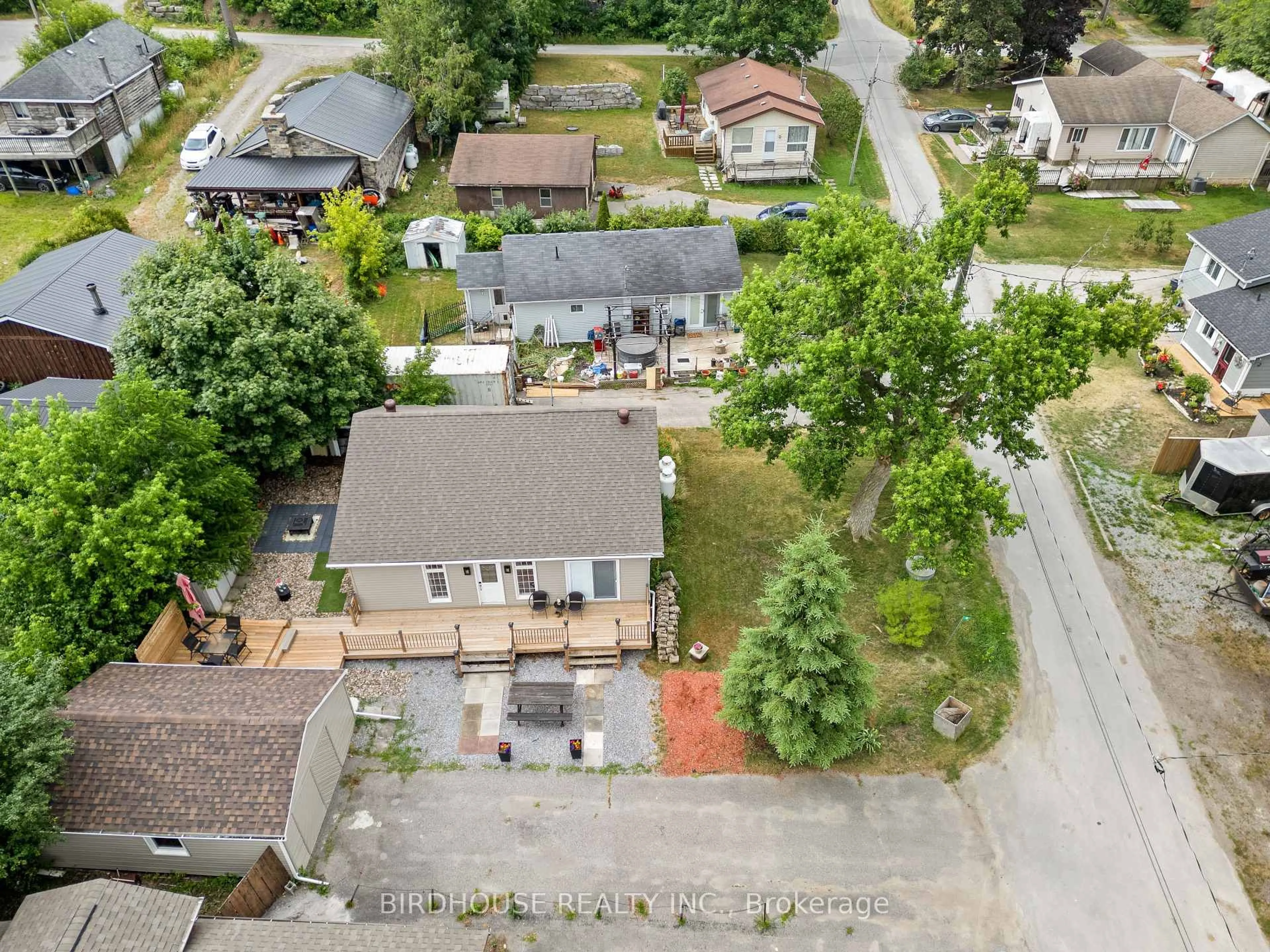 A pic from outside/outdoor area/front of a property/back of a property/a pic from drone, street for 16 Third St, Kawartha Lakes Ontario K0M 1L0