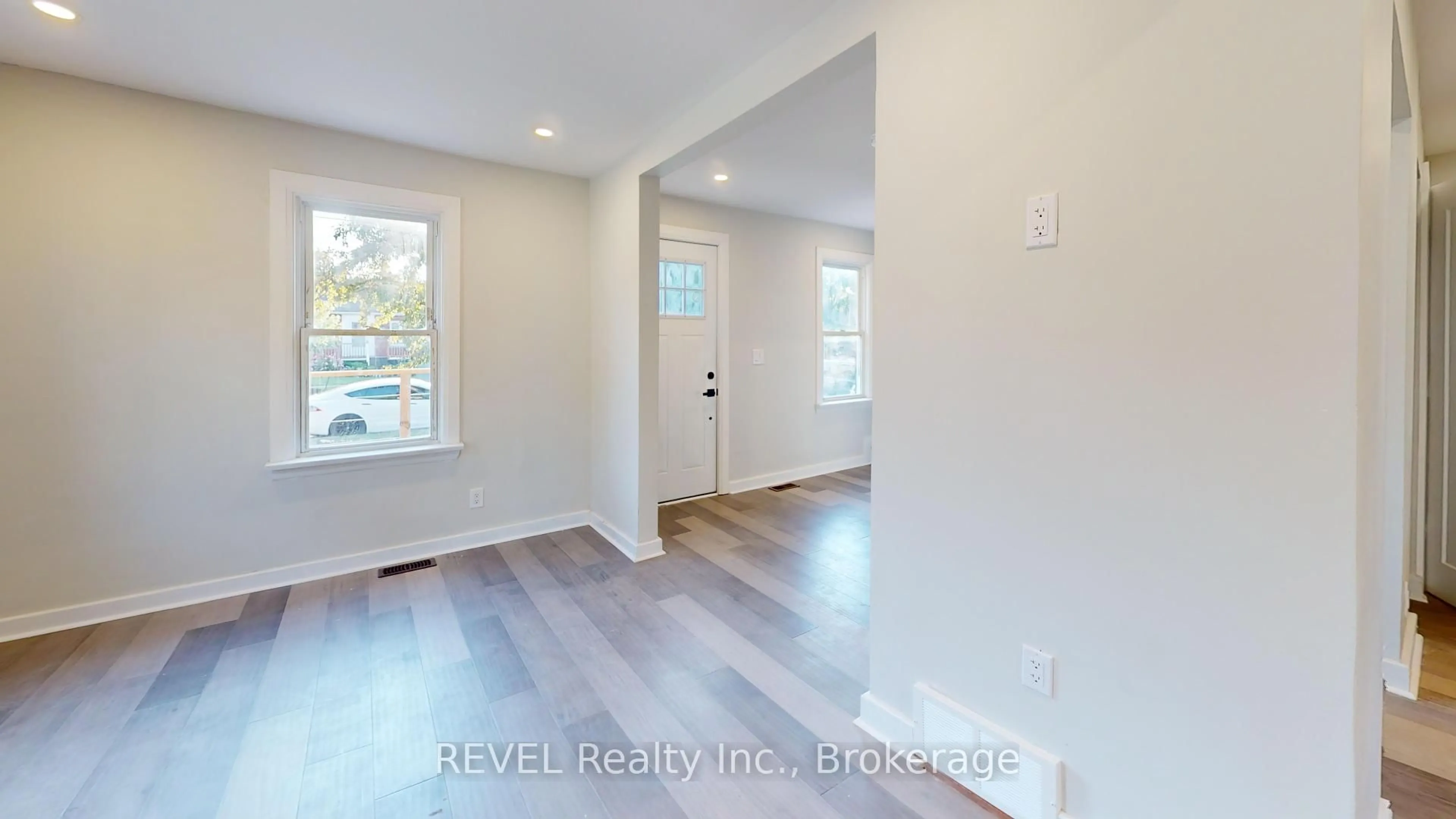Unknown for 260 Wallace Ave, Welland Ontario L3B 1R6