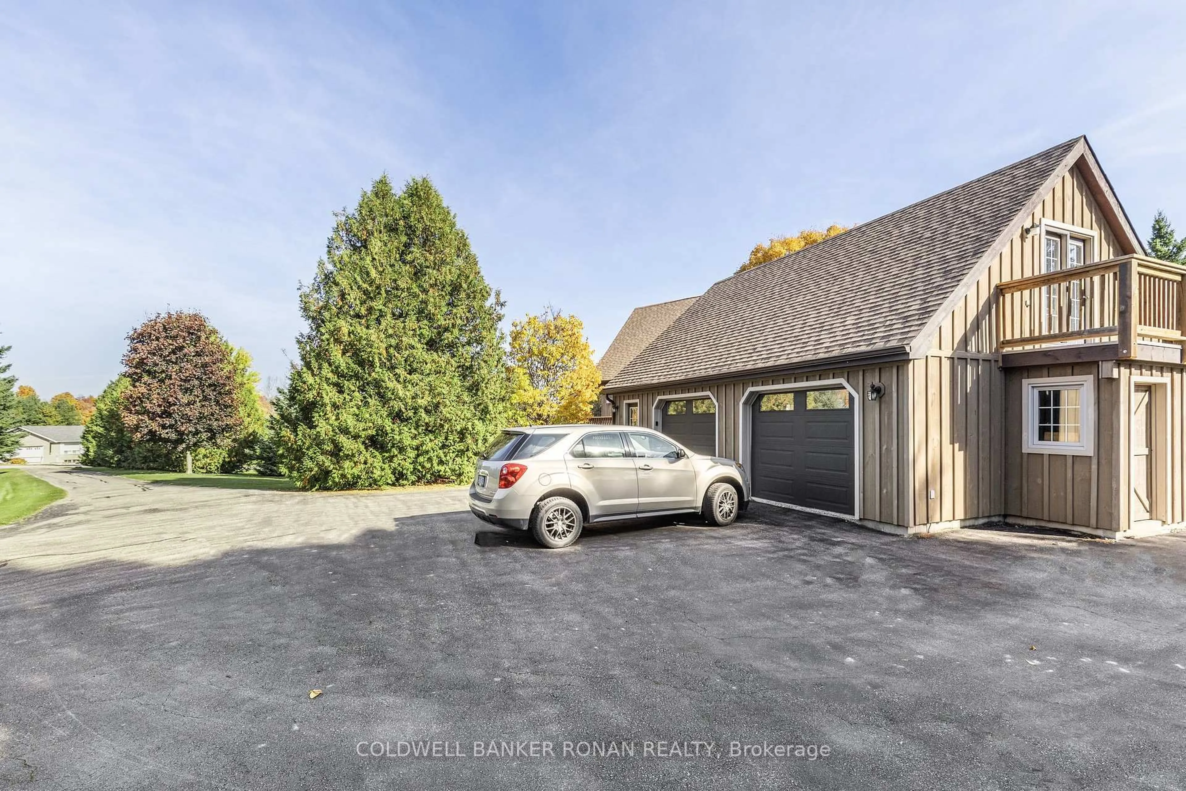 Indoor garage for 20 Mountainview Rd, Mulmur Ontario L9V 3H5