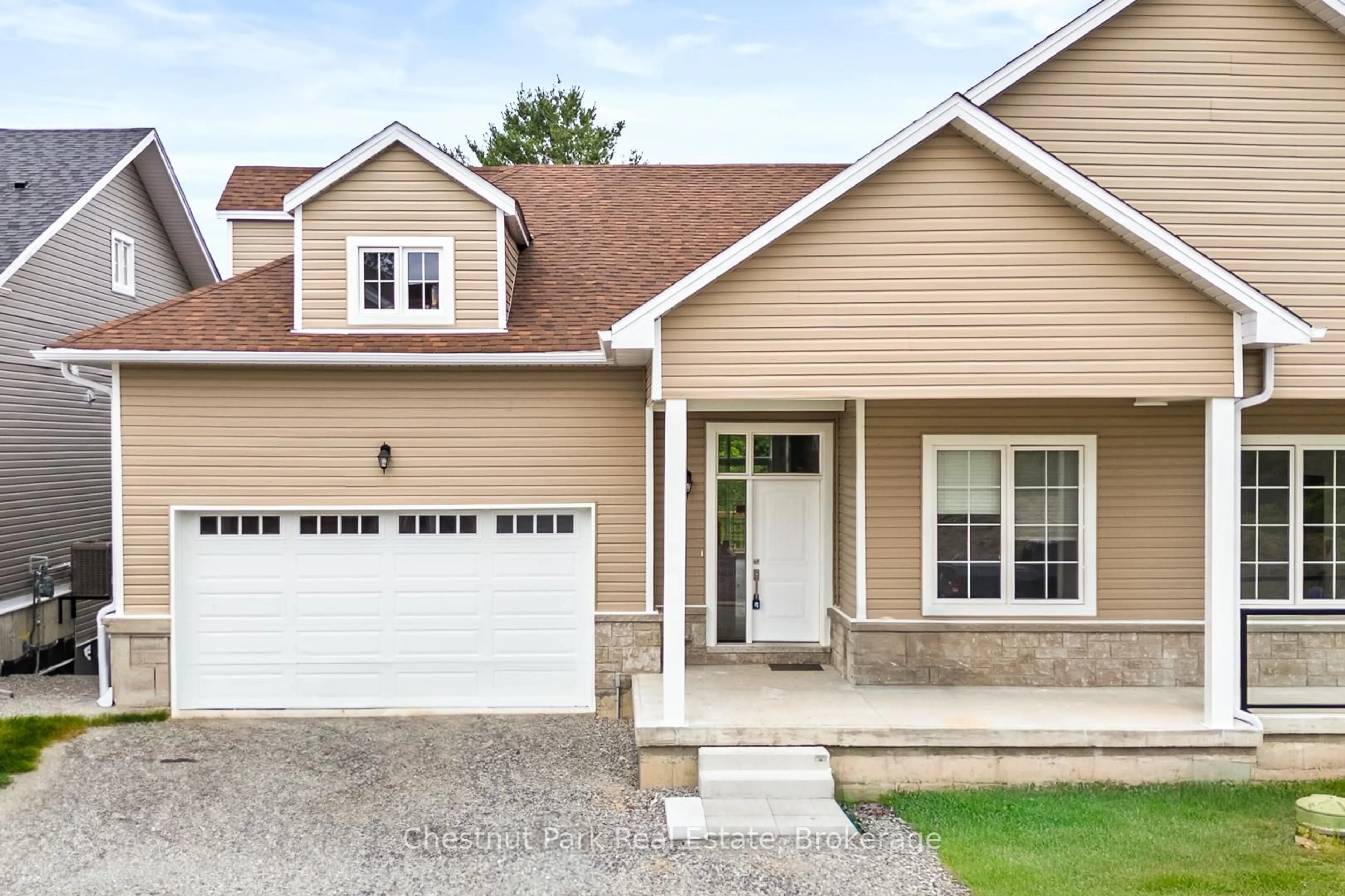 Home with vinyl exterior material, street for 6 TURNBERRY Crt, Bracebridge Ontario P1L 0N5