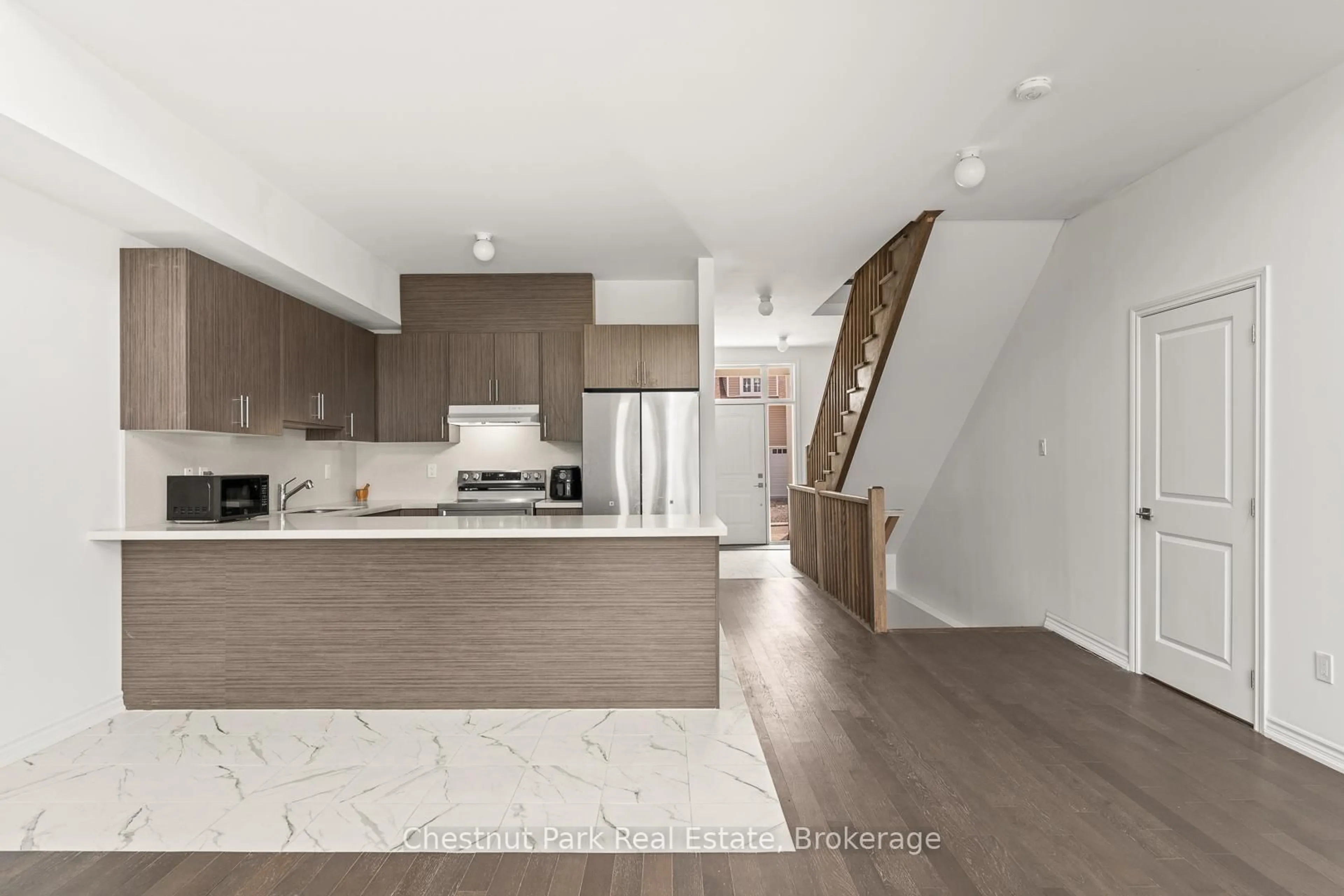 Open concept kitchen, unknown for 6 TURNBERRY Crt, Bracebridge Ontario P1L 0N5