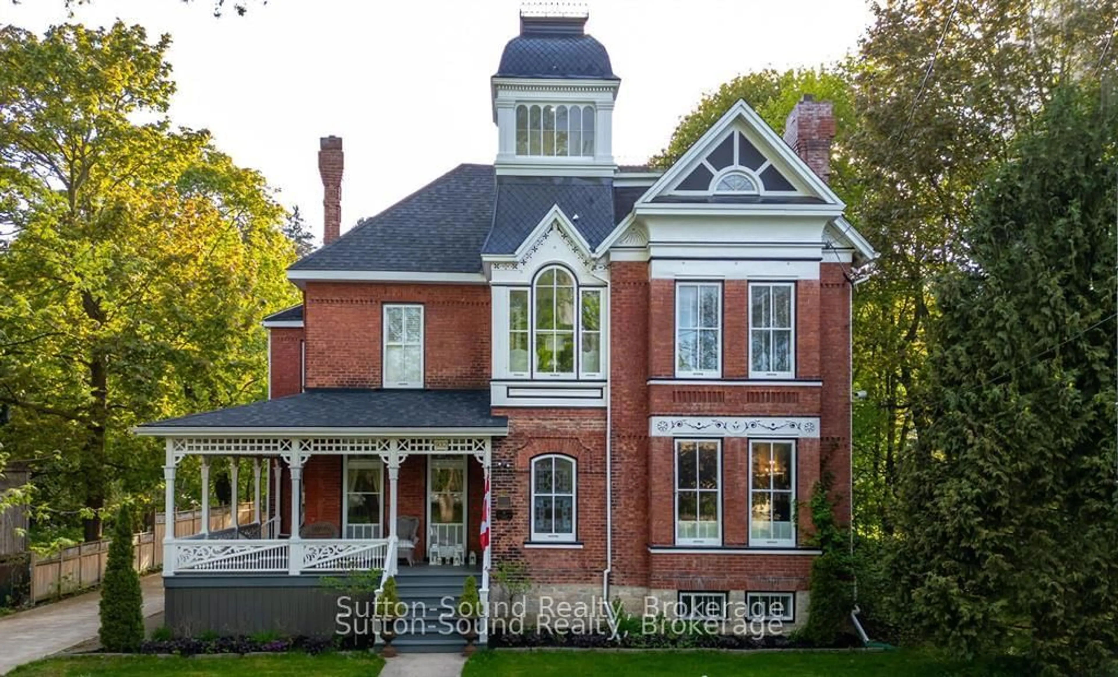 Home with brick exterior material, building for 932 3RD Ave, Owen Sound Ontario N4K 4P6