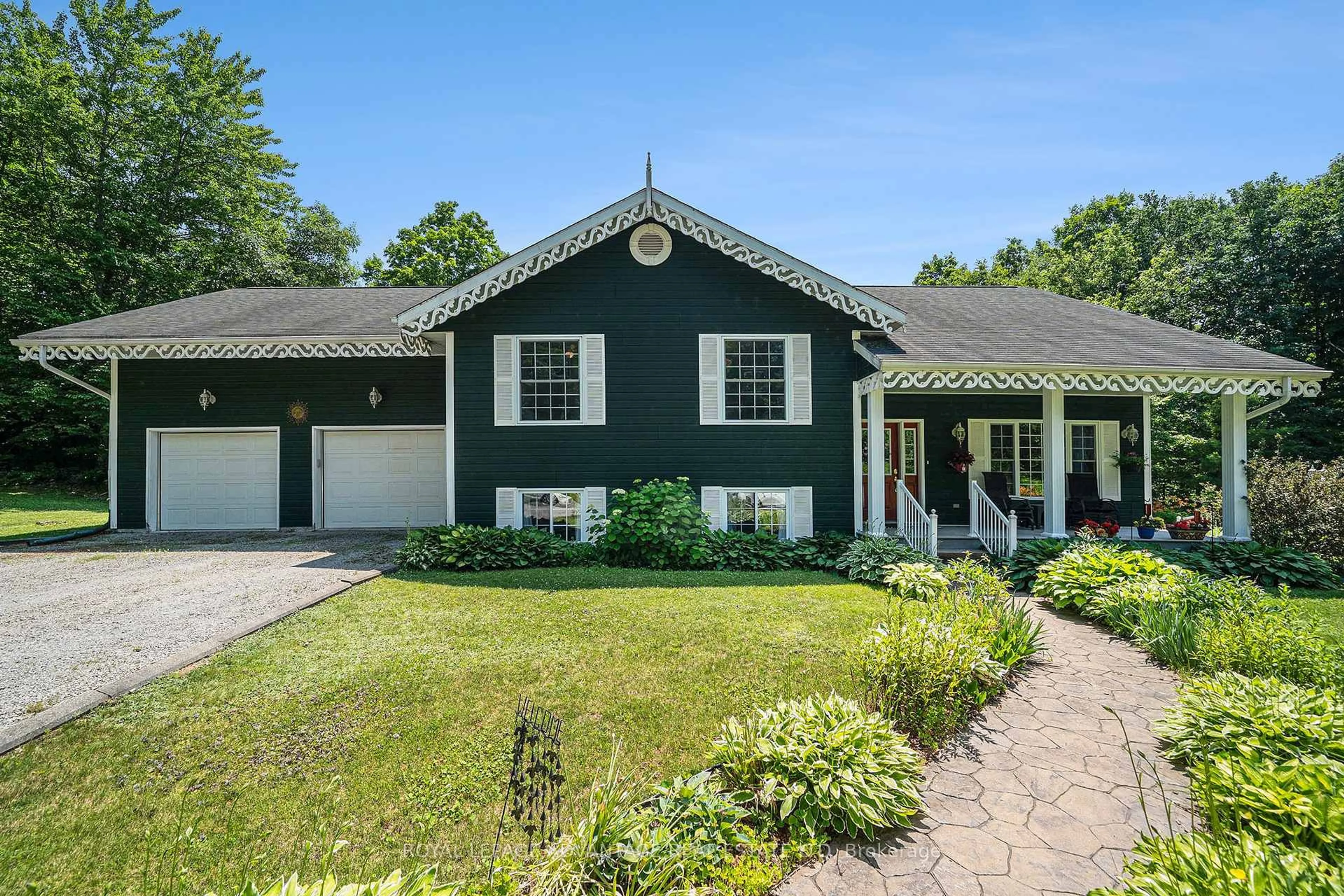 Home with vinyl exterior material, street for 1037 Blue Heron Rdge, Arden Ontario K0H 1B0