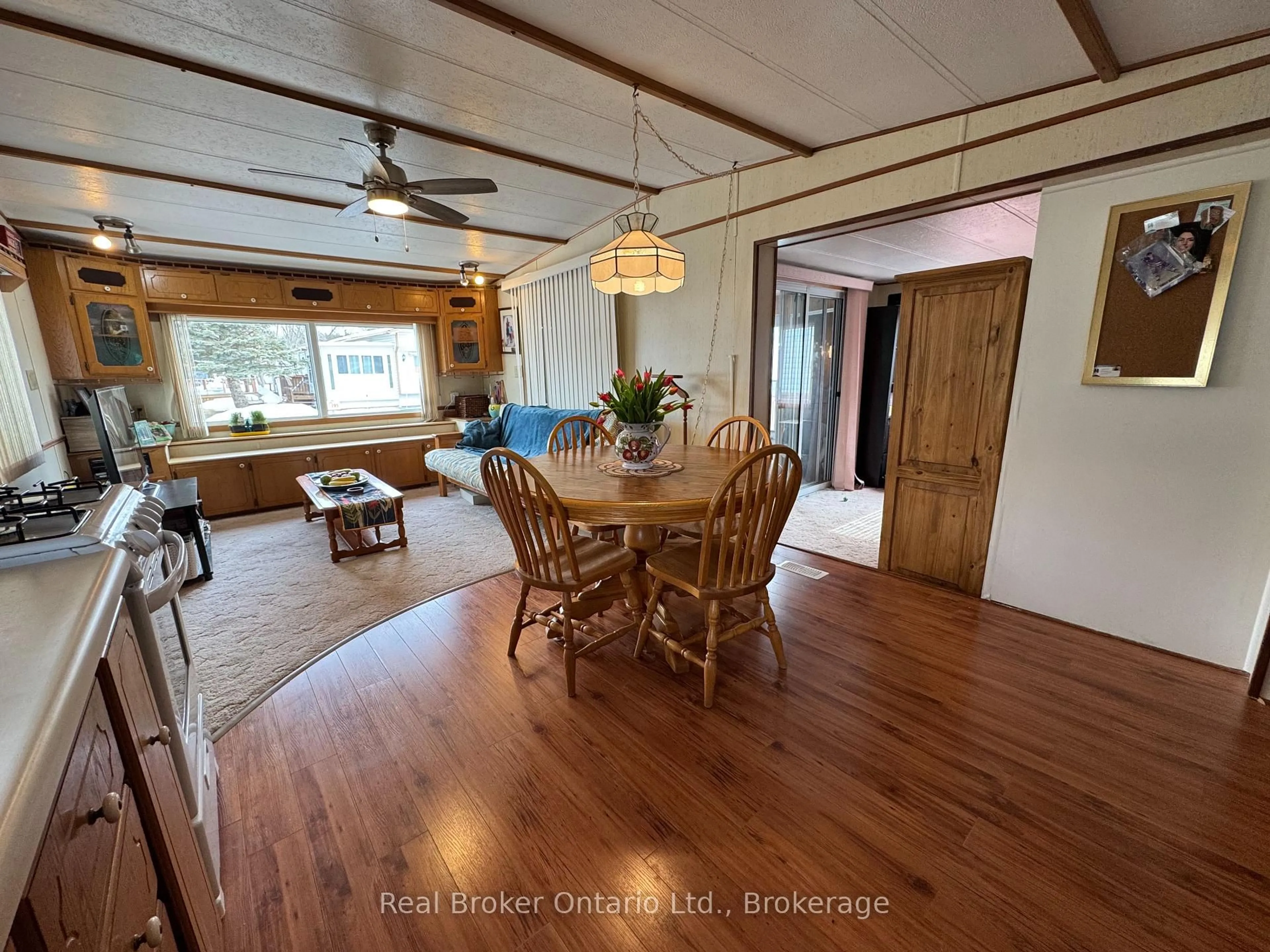 Dining room, wood/laminate floor for 580 Beaver Creek Rd #194, Waterloo Ontario N2J 3Z4