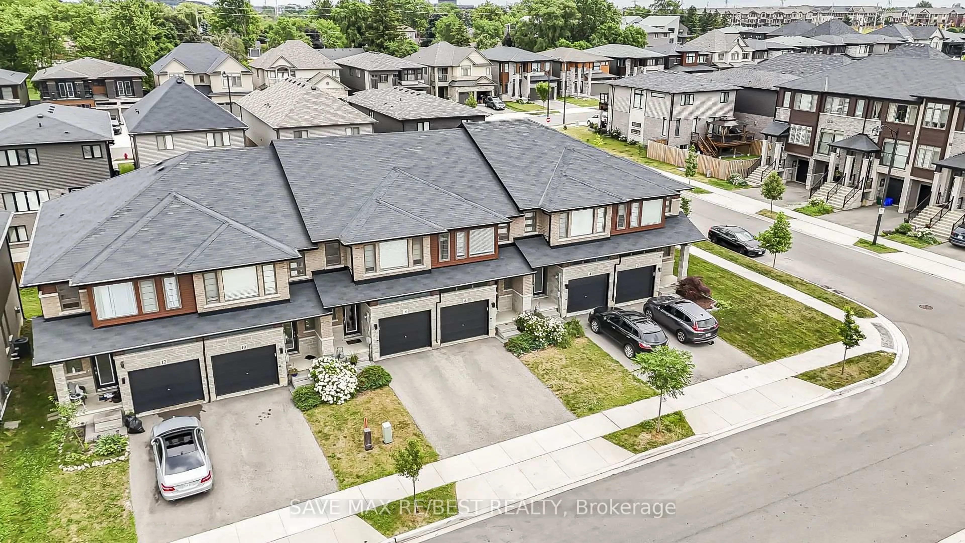 A pic from outside/outdoor area/front of a property/back of a property/a pic from drone, street for 6 Greenwich Ave, Hamilton Ontario L8J 0A5