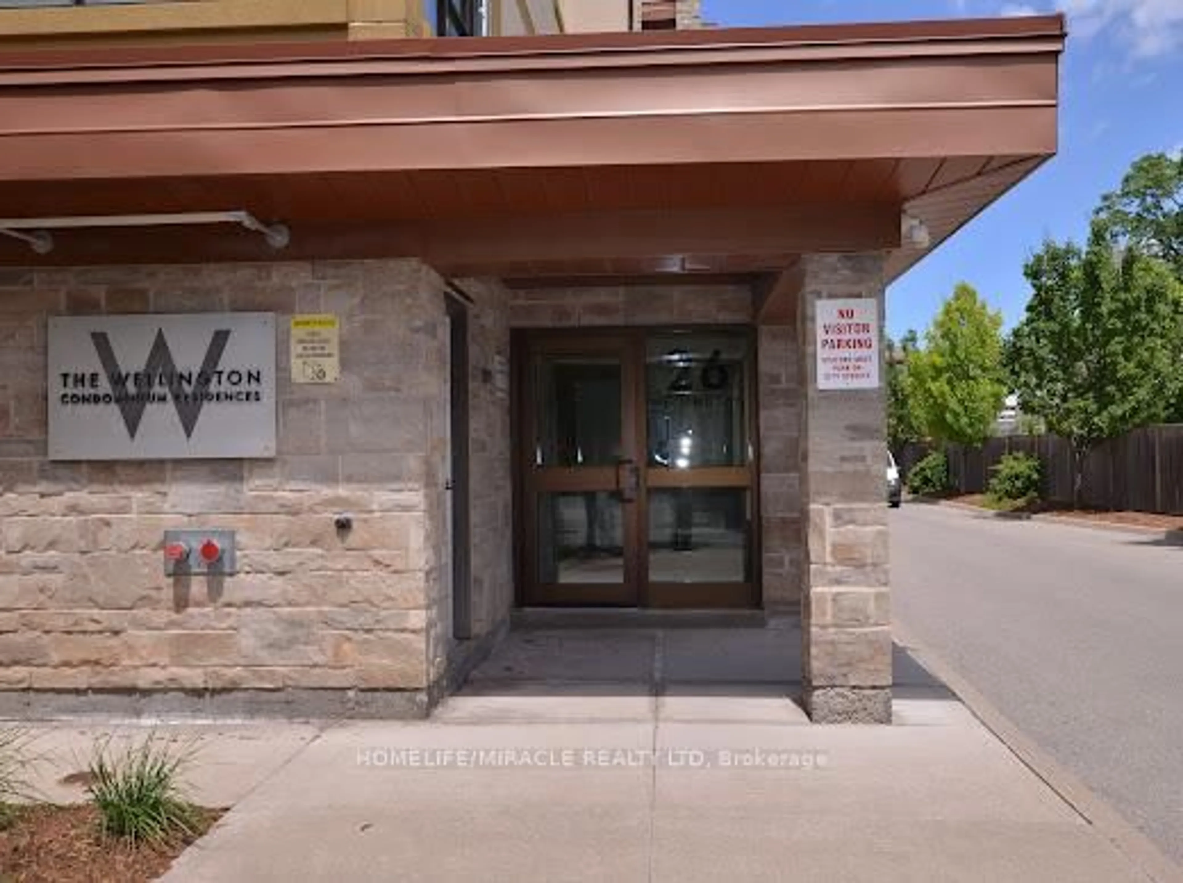 Indoor foyer for 26 Wellington St #105, St. Catharines Ontario L2R 5P8