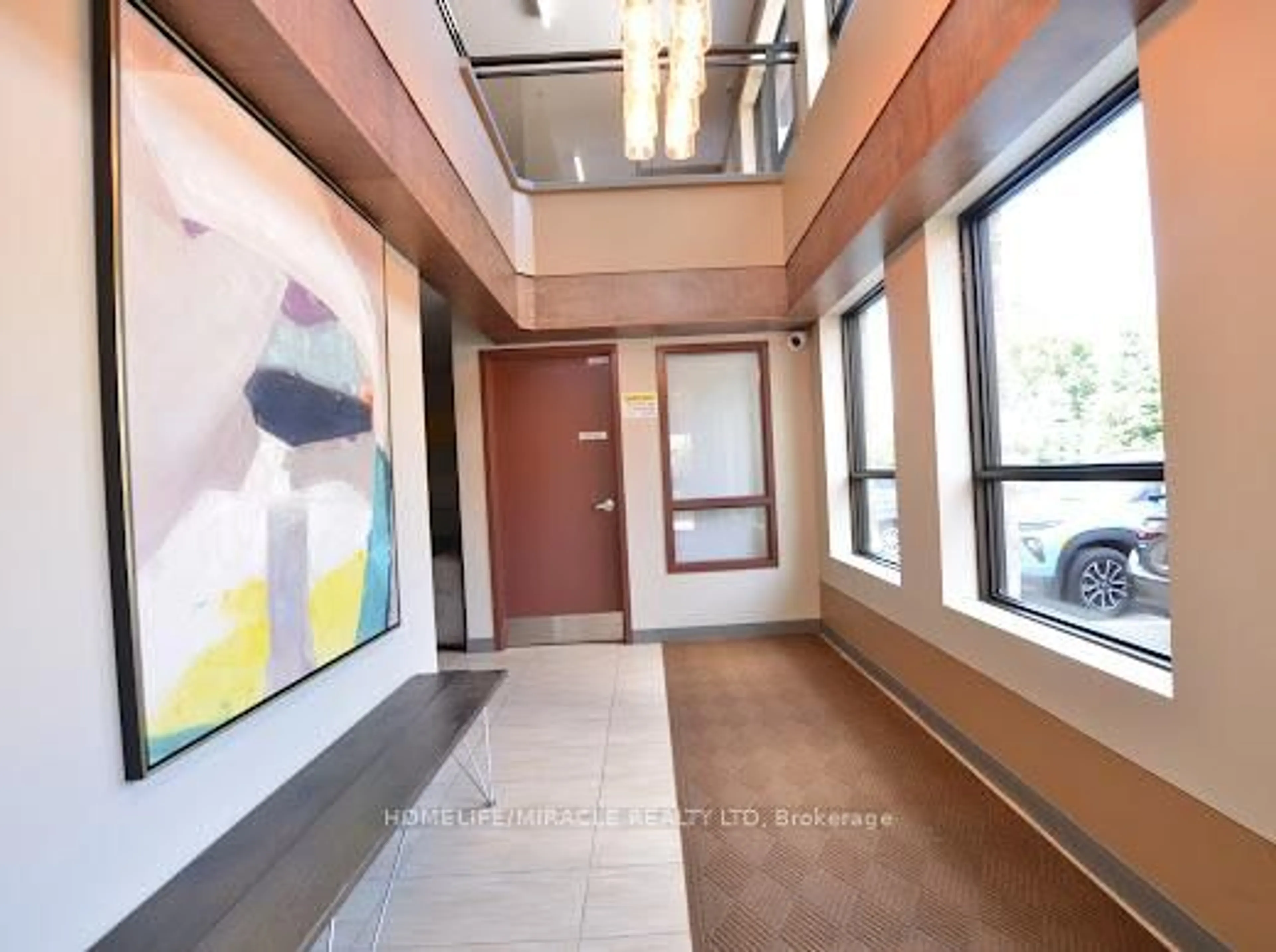 Indoor foyer for 26 Wellington St #105, St. Catharines Ontario L2R 5P8