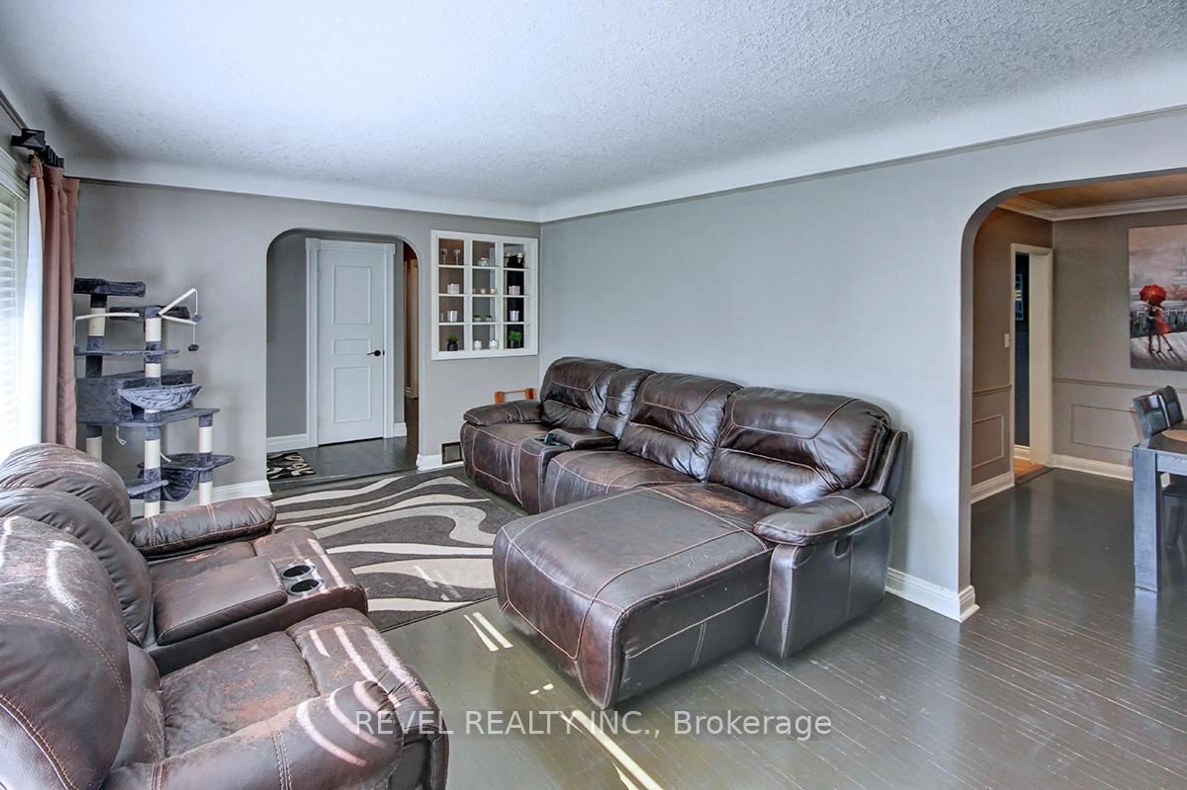 Living room with furniture, unknown for 1341 Byron Baseline Rd, London South Ontario N6K 2E5