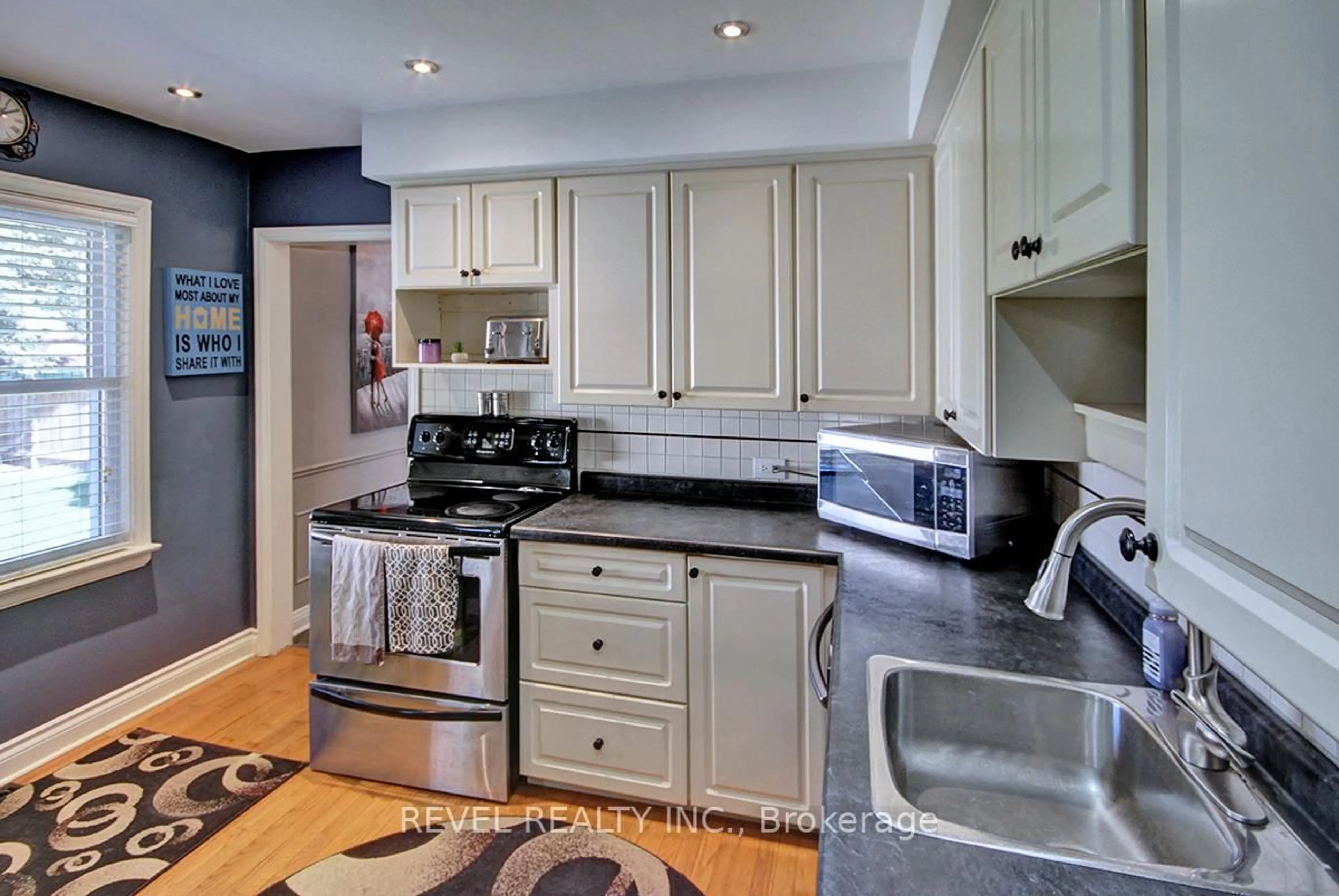 Standard kitchen, unknown for 1341 Byron Baseline Rd, London South Ontario N6K 2E5