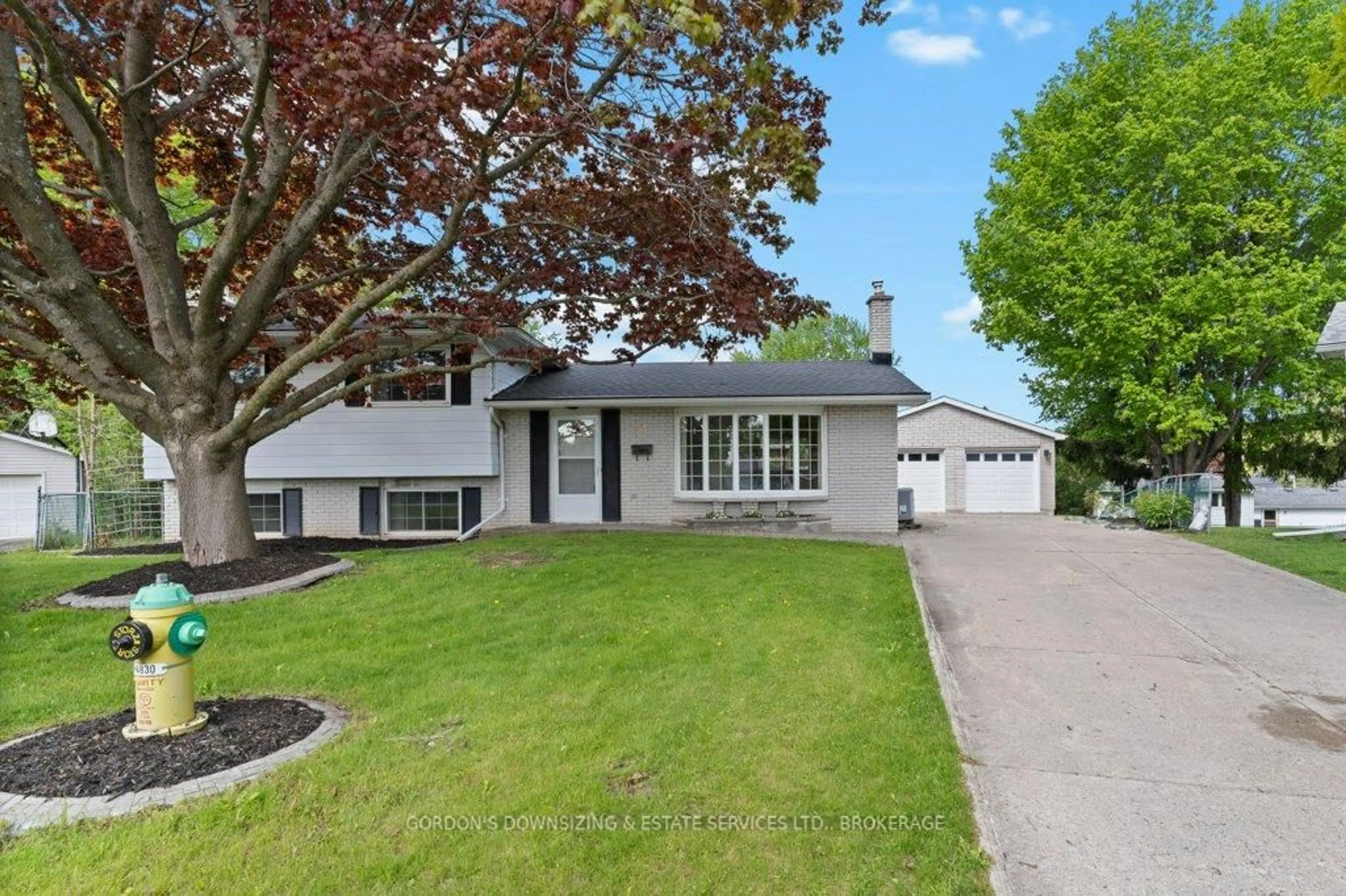 Home with vinyl exterior material, street for 757 Louis Crt, Kingston Ontario K7M 6E9