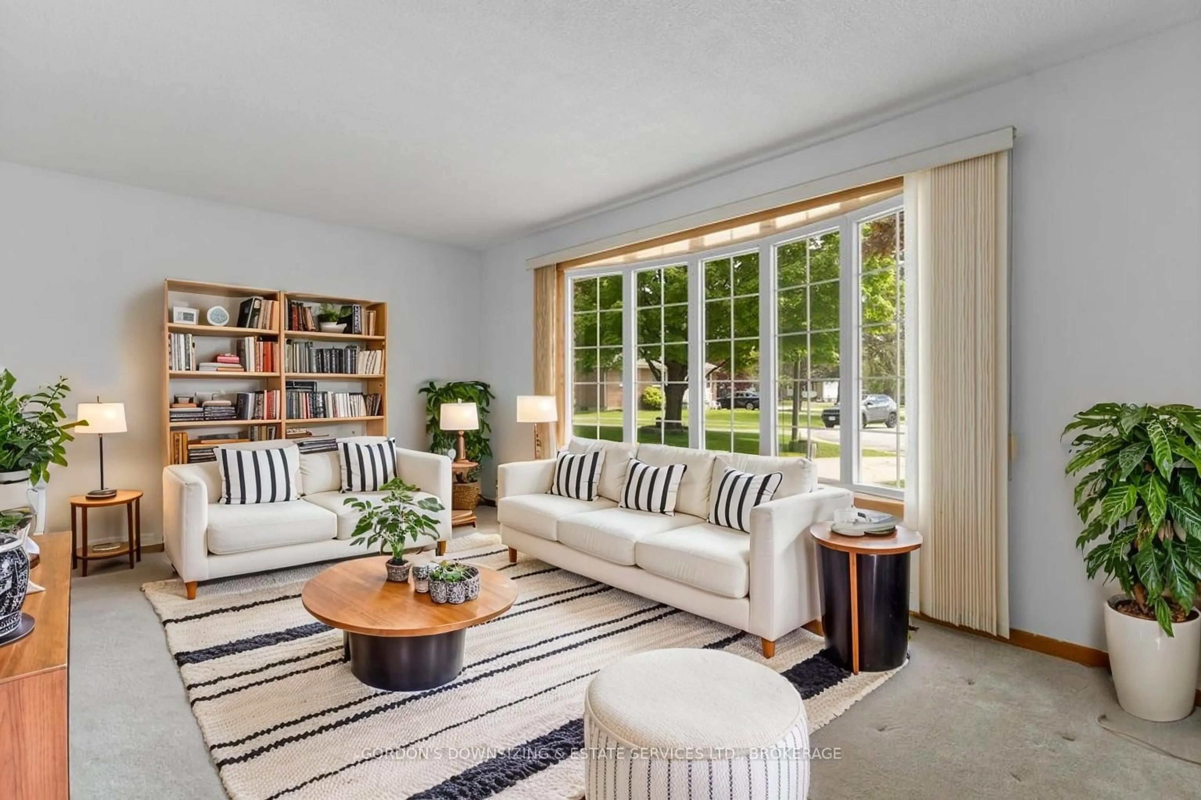 Living room with furniture, unknown for 757 Louis Crt, Kingston Ontario K7M 6E9