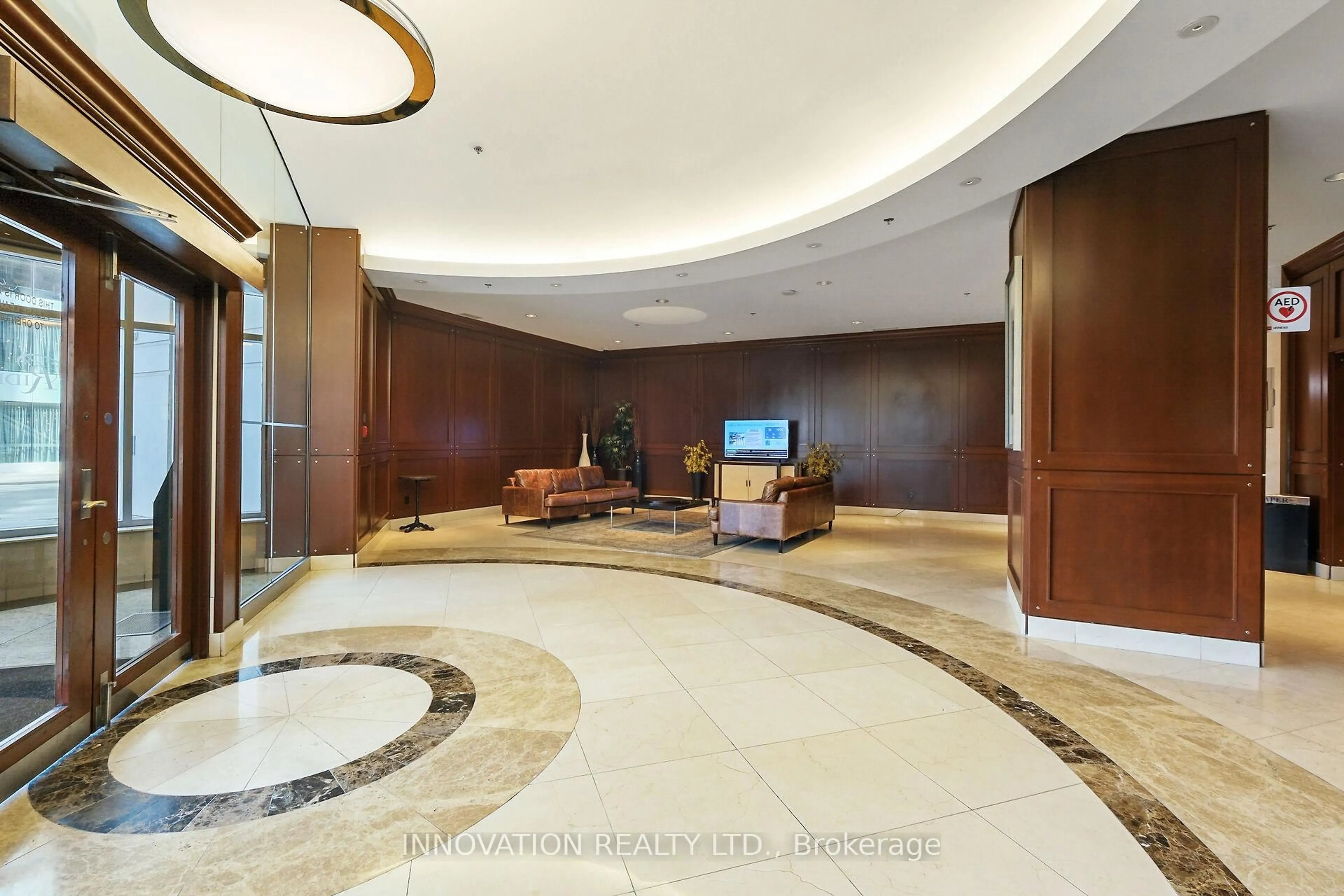 Lobby for 200 Rideau St #906, Ottawa Ontario K1N 5Y1