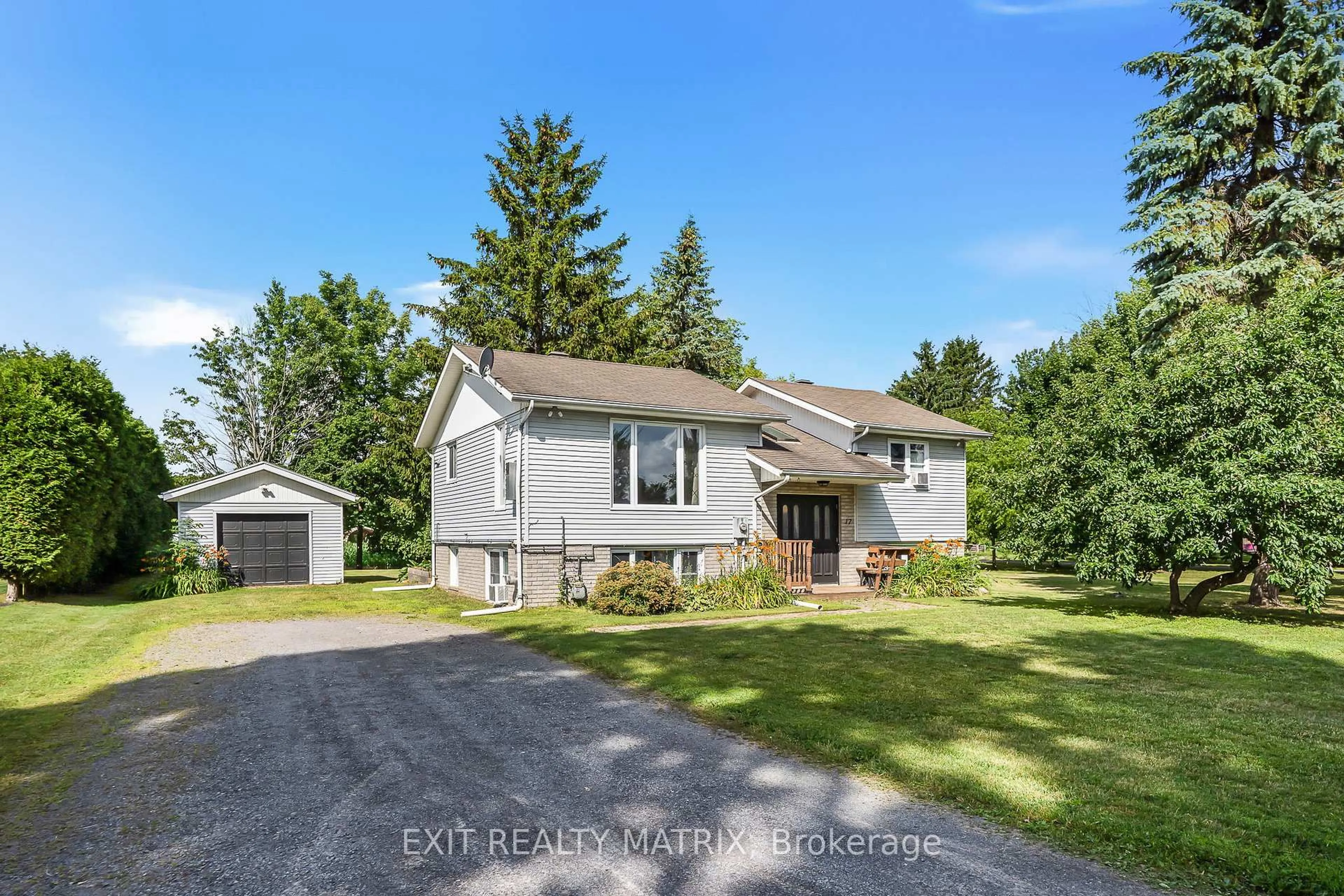 Unknown for 17 Casselman St, North Stormont Ontario K0C 1K0
