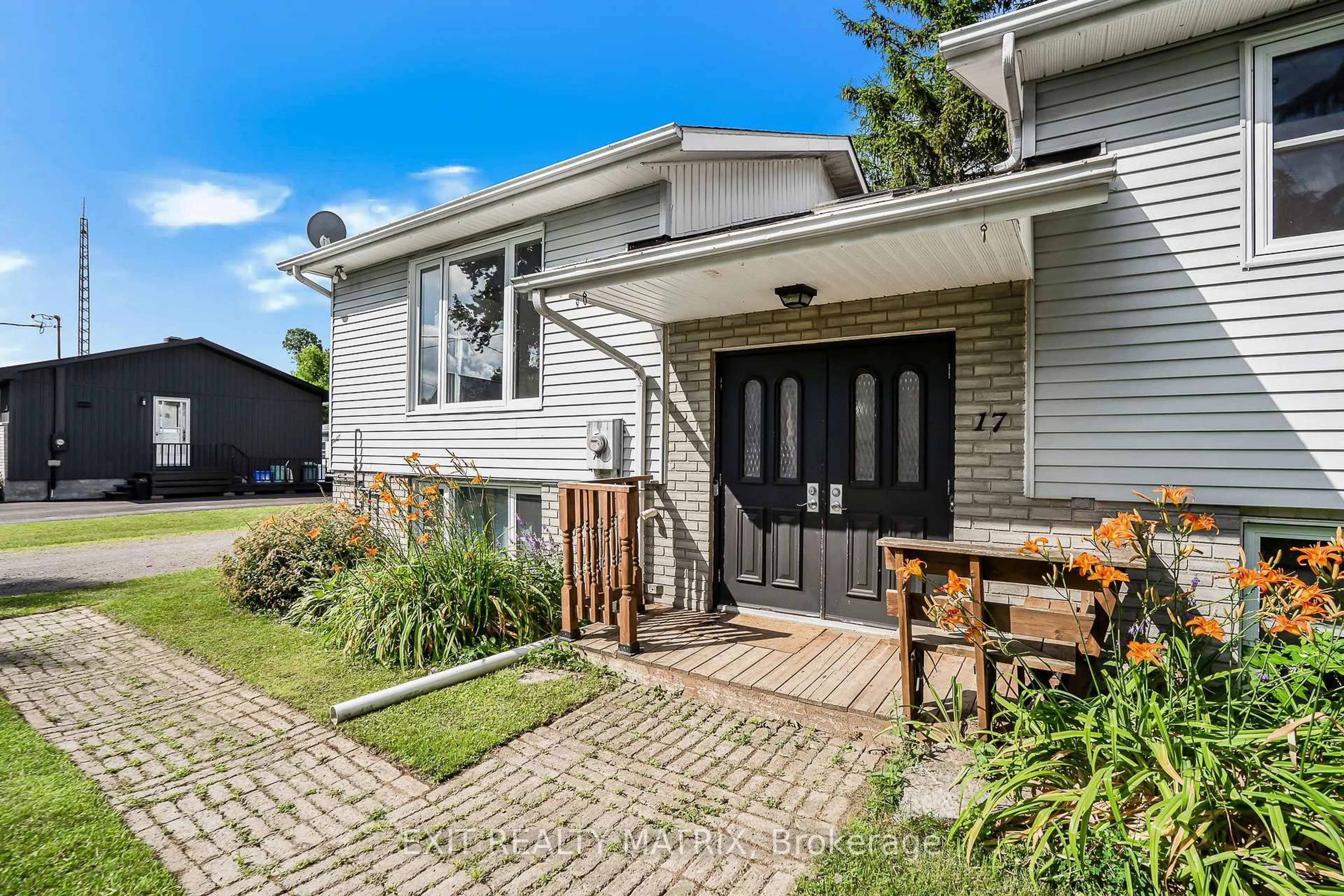 Unknown for 17 Casselman St, North Stormont Ontario K0C 1K0