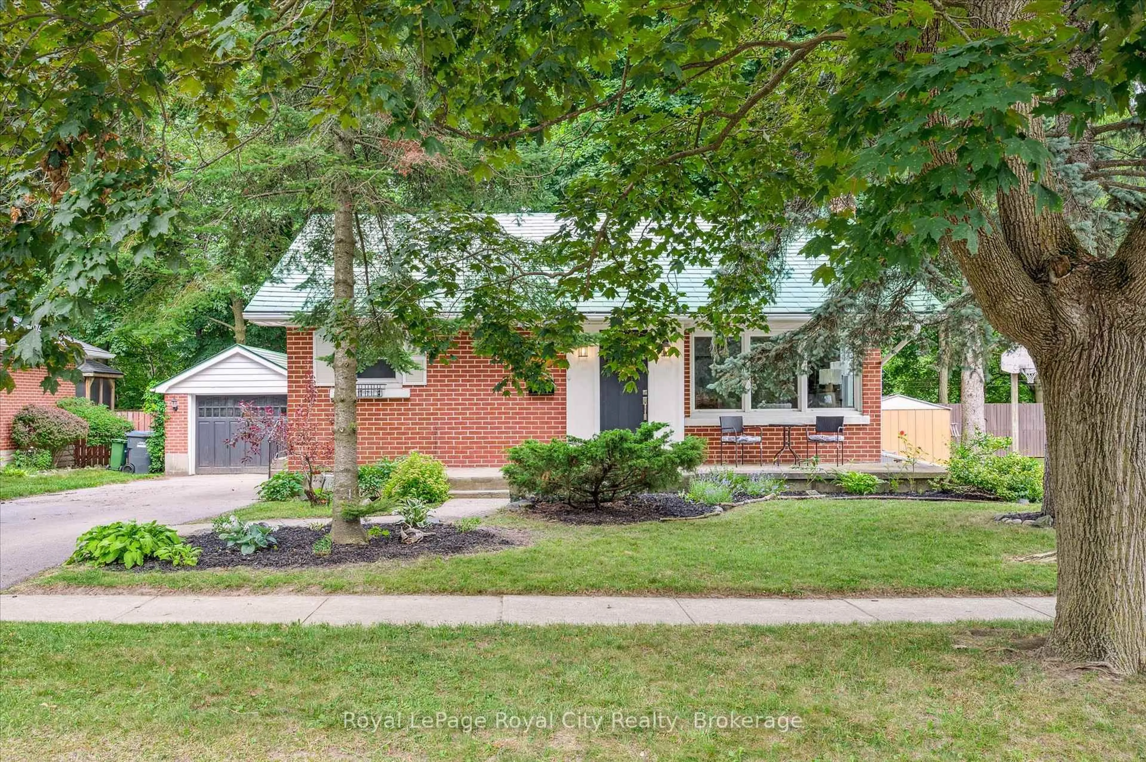 Home with brick exterior material, street for 28 Summit Cres, Guelph Ontario N1H 1S3