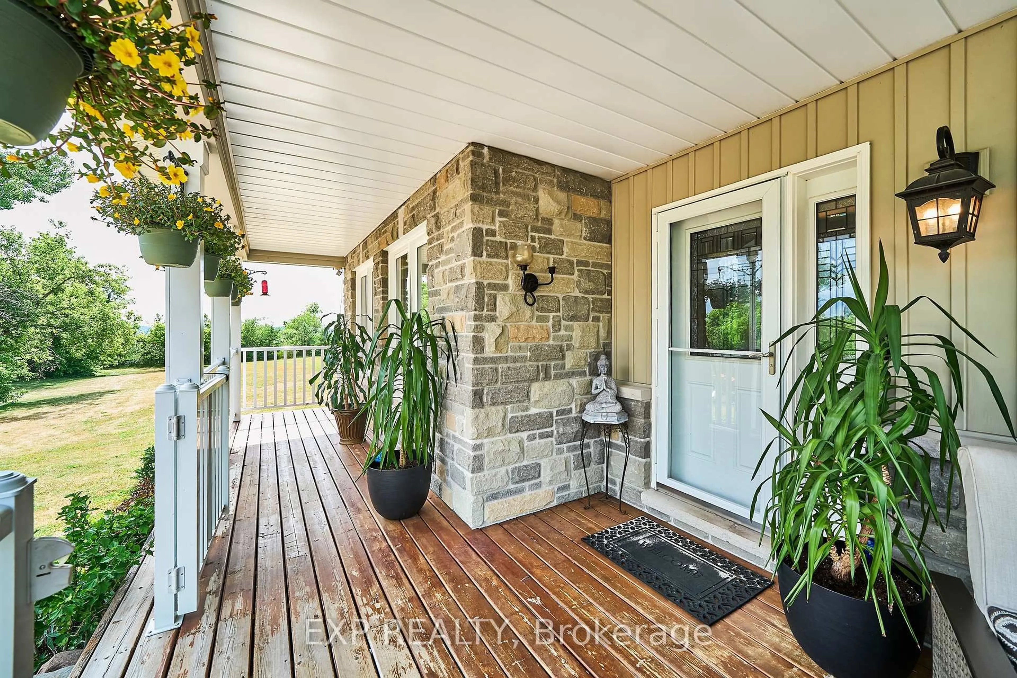 Indoor entryway for 2317 Hillview Dr, Cavan Monaghan Ontario L0A 1A0