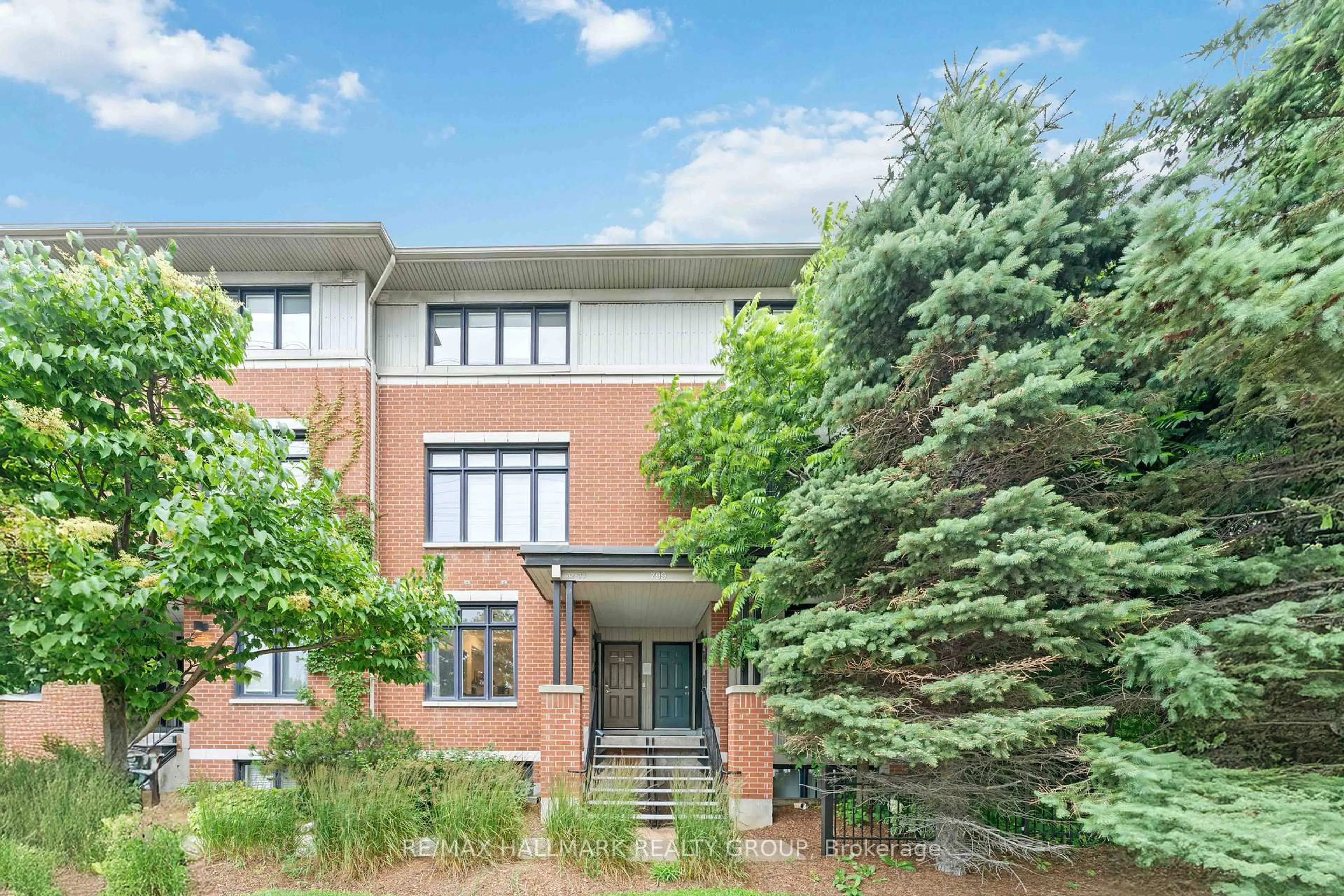 Home with brick exterior material, unknown for 799 Montreal Rd #32, Ottawa Ontario K1K 0S9