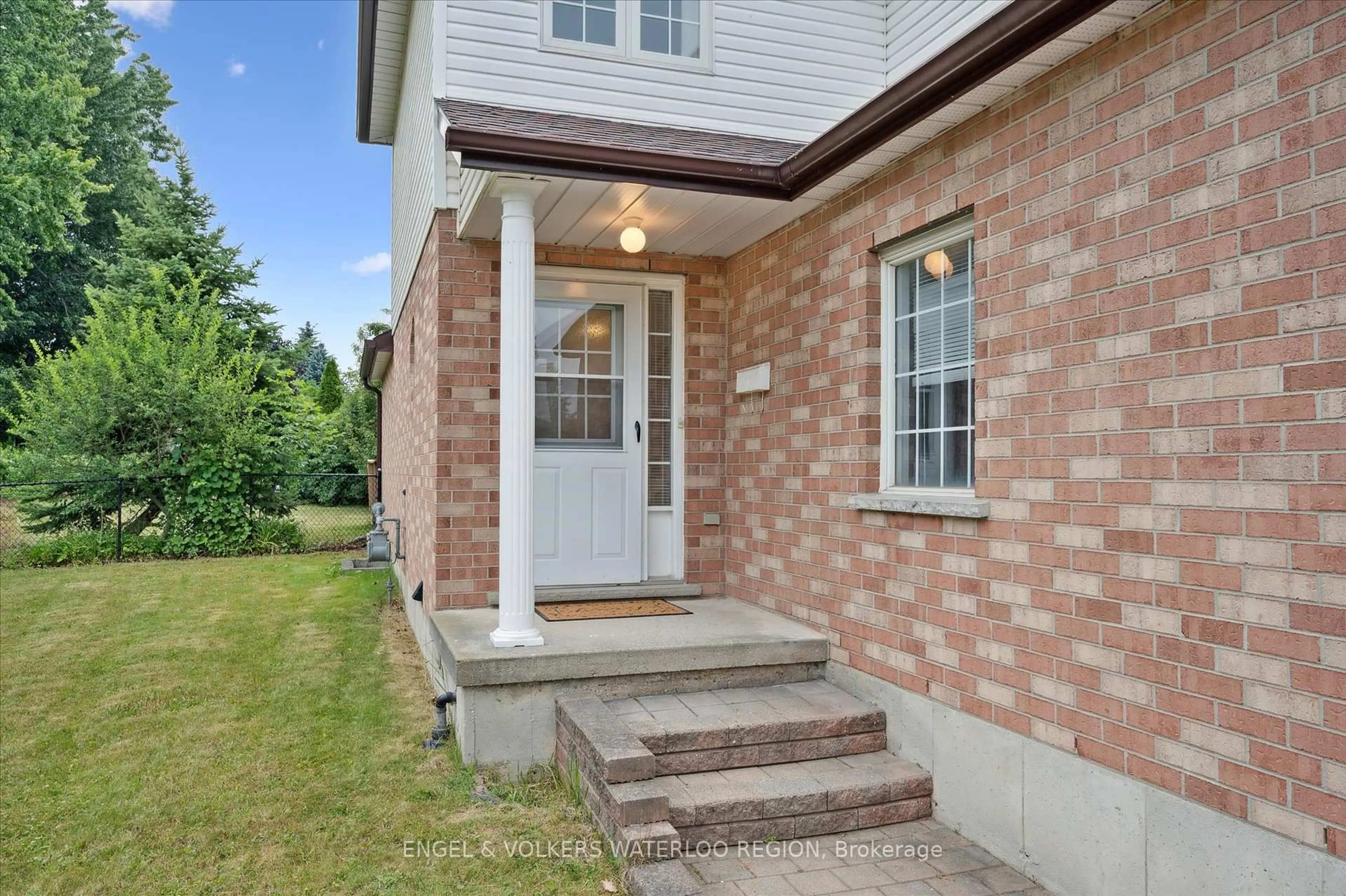 Home with brick exterior material, street for 63 Gregg Crt, Kitchener Ontario N2A 4B9