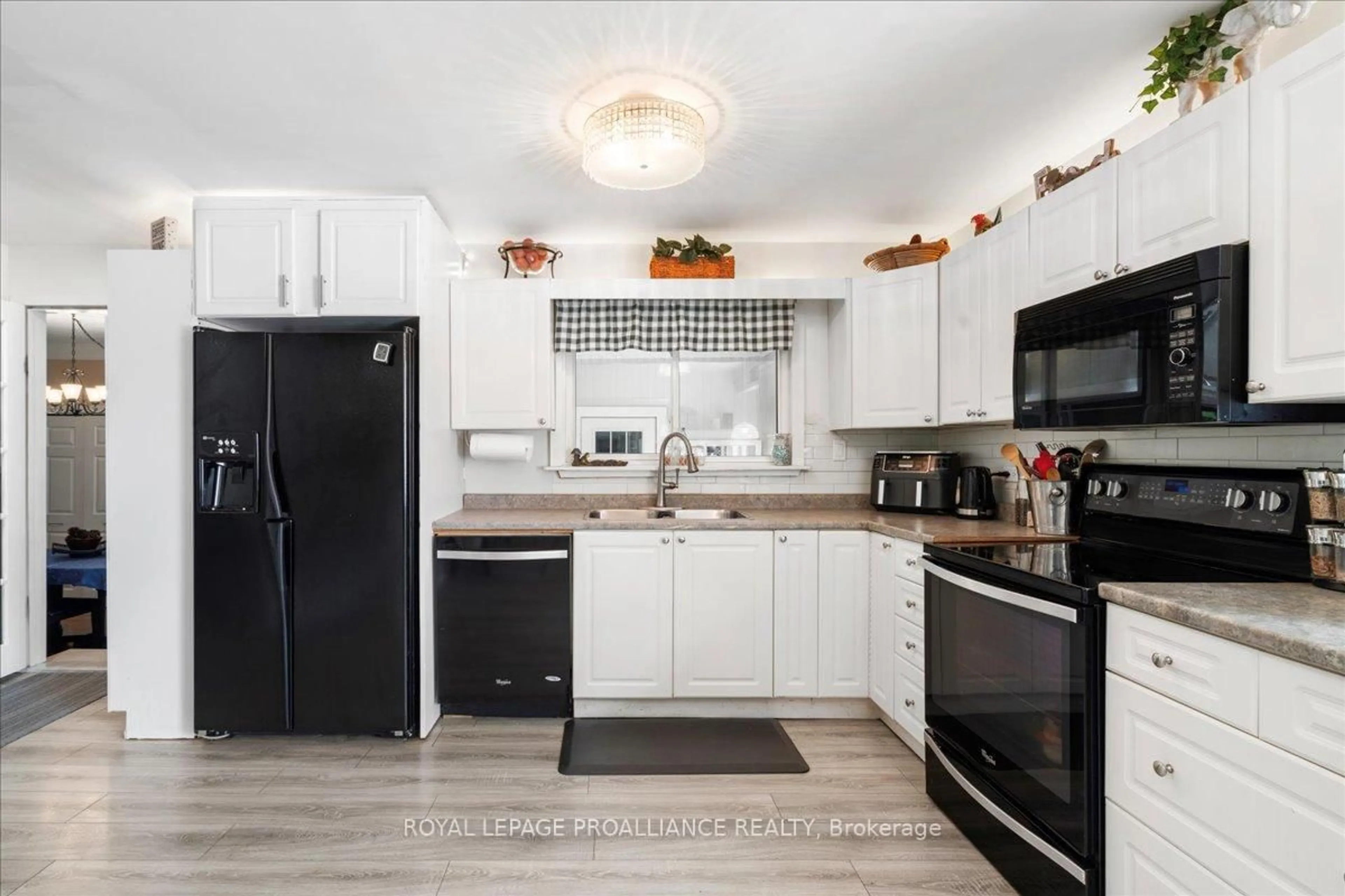 Open concept kitchen, unknown for 1023 Jewel Rd, Cloyne Ontario K0H 1K0
