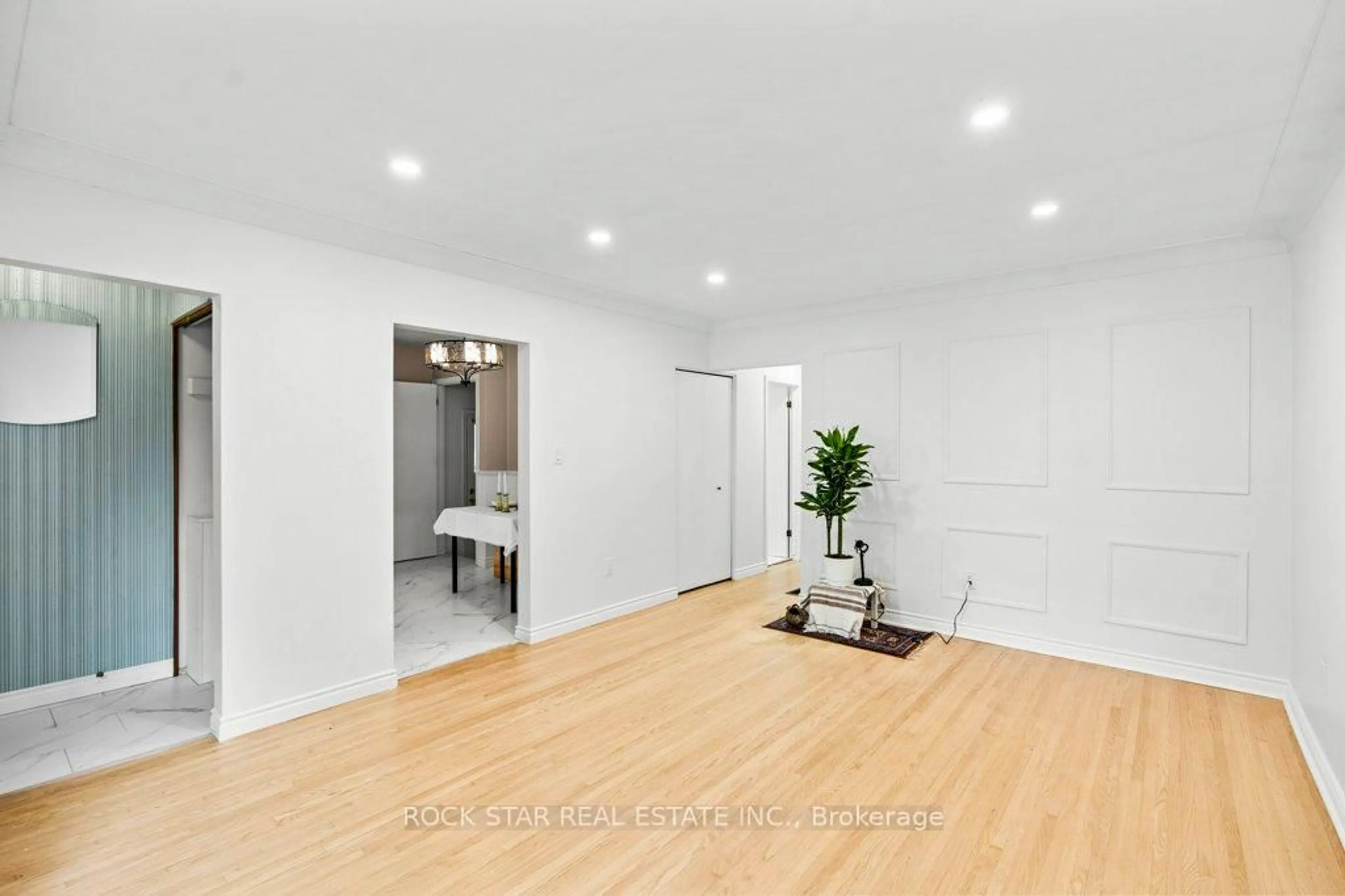 Unknown for 25 Greeningdon Dr, Hamilton Ontario L9A 3A8