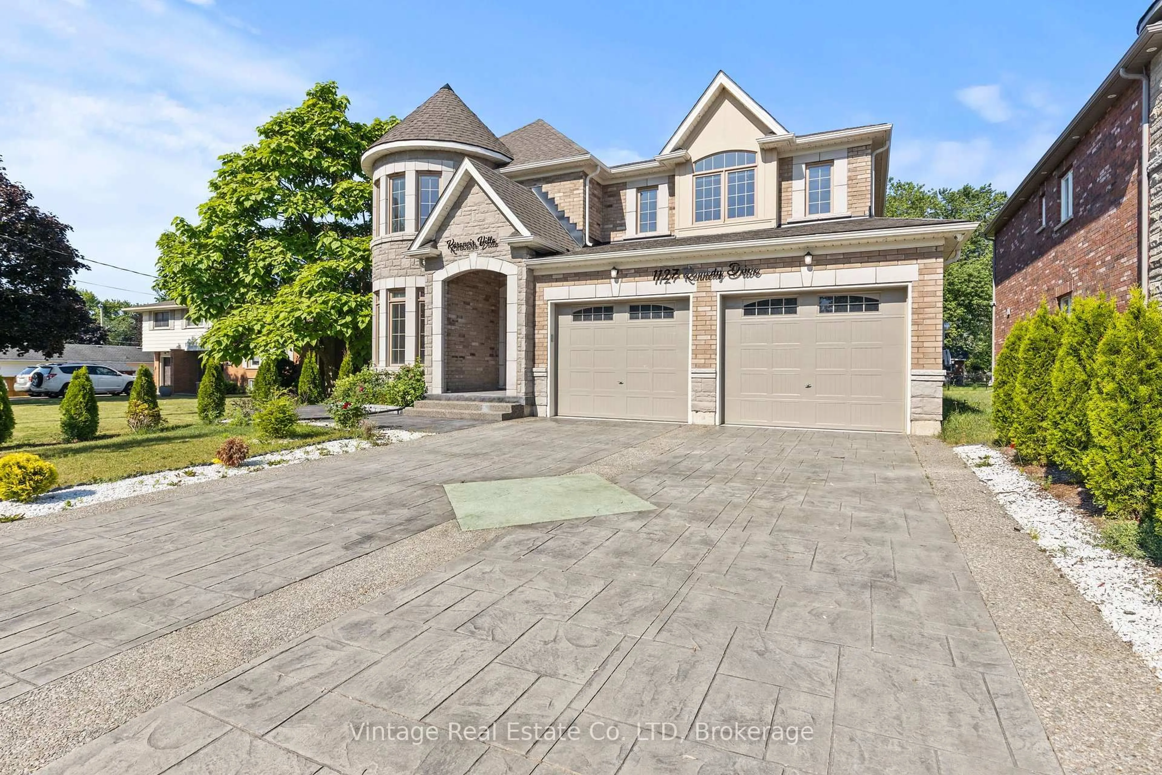 Home with brick exterior material, street for 1127 KENNEDY Dr, Fort Erie Ontario L2A 5P4