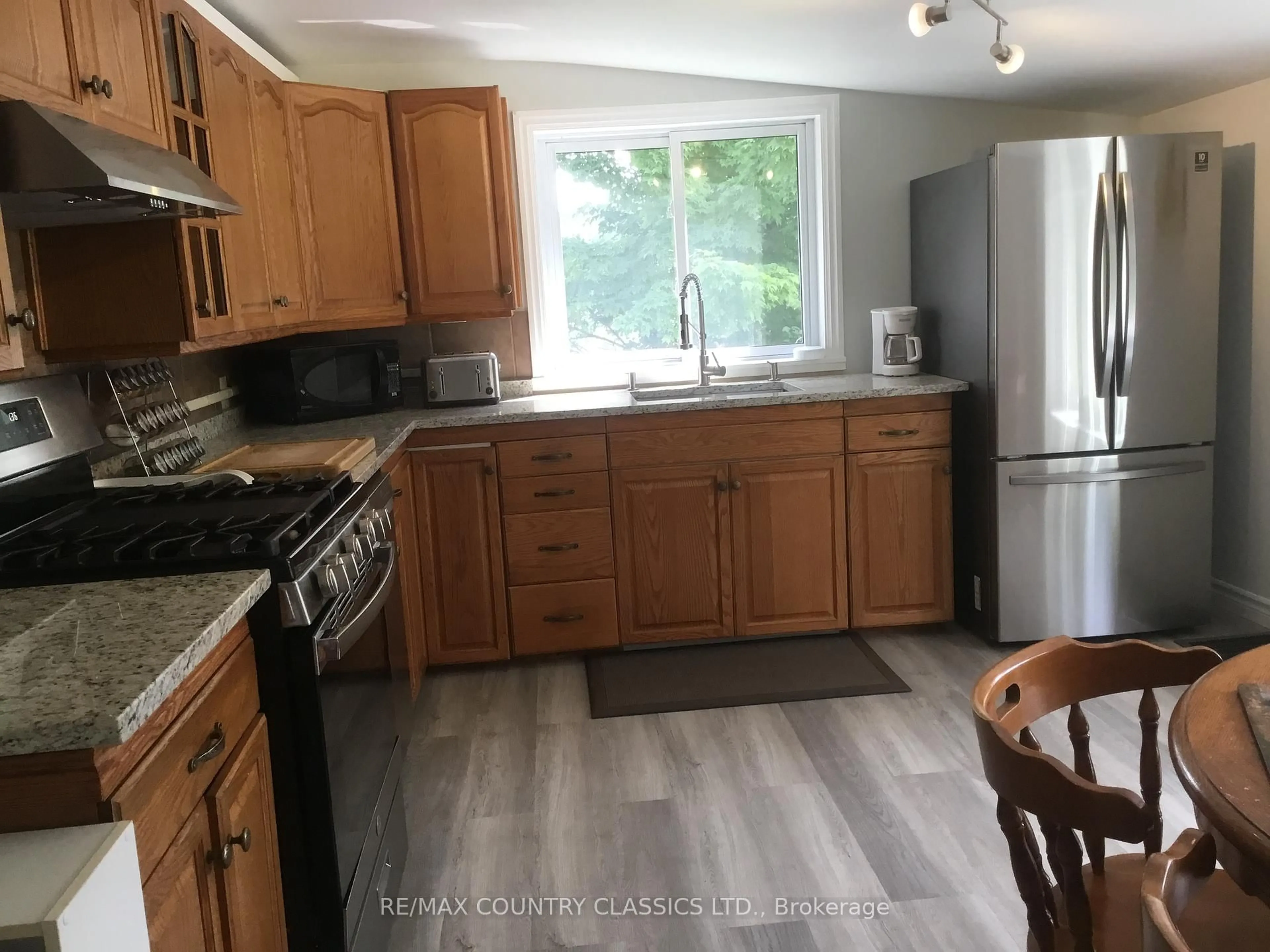 Standard kitchen, unknown for 12 Hastings St, Bancroft Ontario K0L 1C0