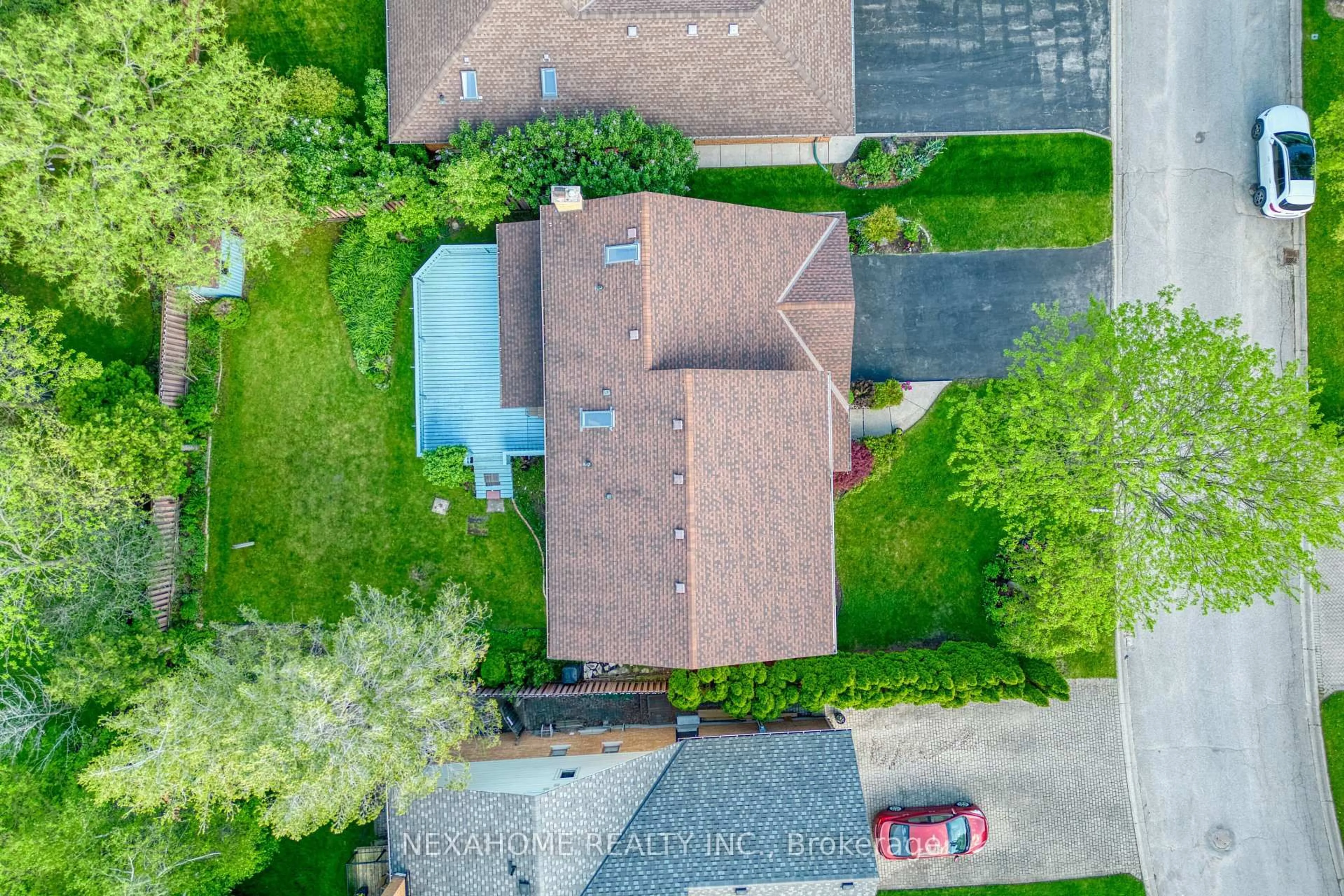 A pic from outside/outdoor area/front of a property/back of a property/a pic from drone, street for 9 Ullswater Cres, London North Ontario N6G 4L4