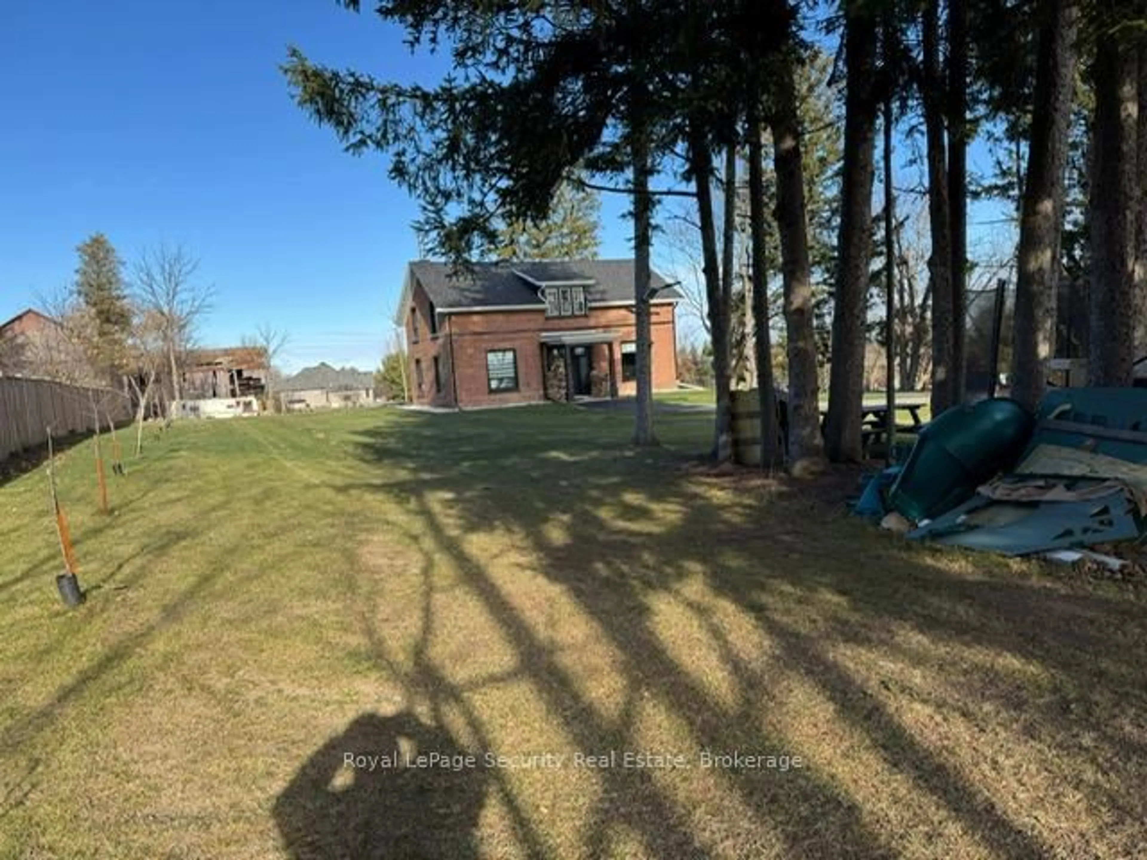 A pic from outside/outdoor area/front of a property/back of a property/a pic from drone, unknown for 556 Fallis Line, Cavan Monaghan Ontario L0A 1G0