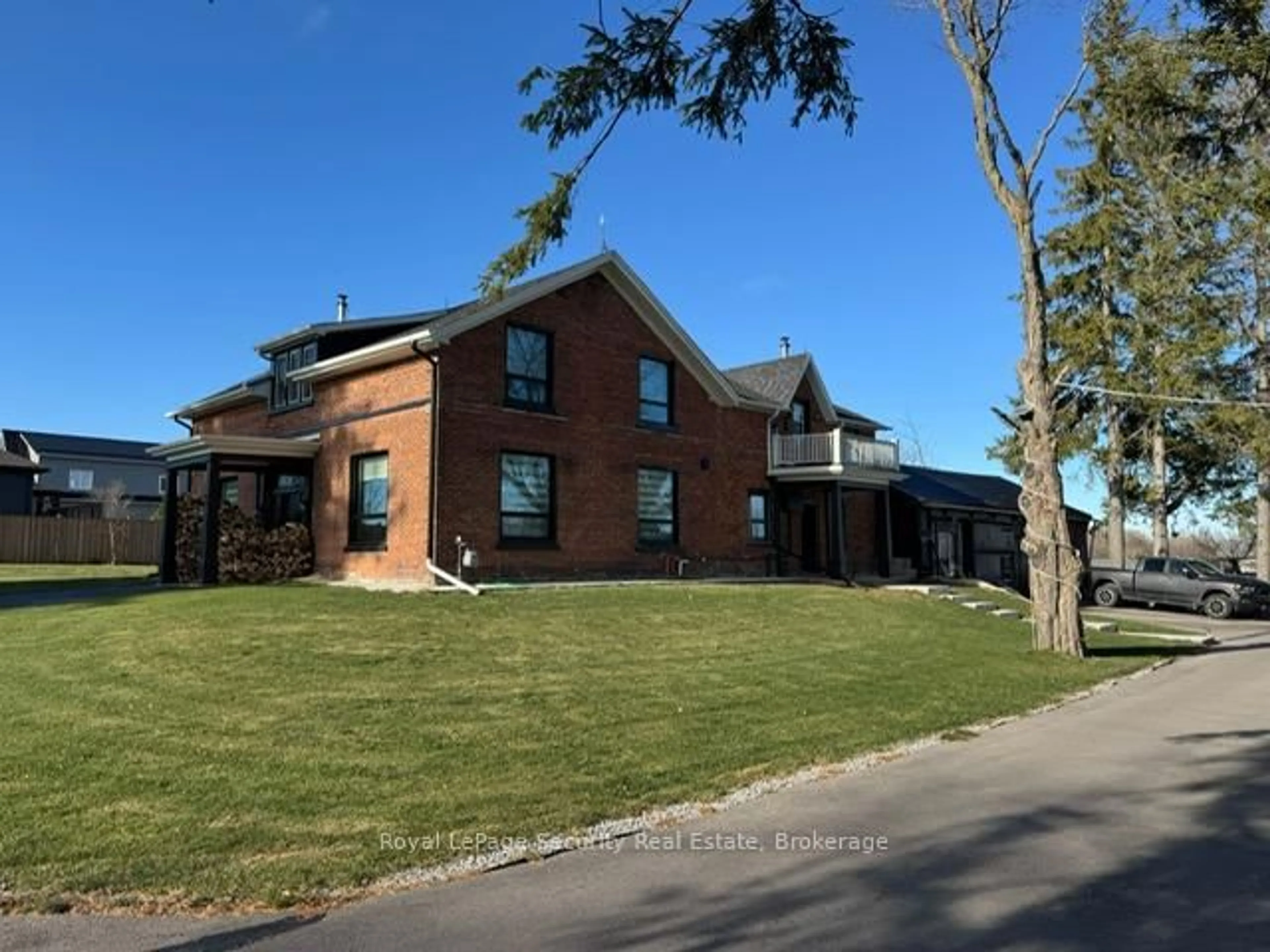 Home with brick exterior material, building for 556 Fallis Line, Cavan Monaghan Ontario L0A 1G0