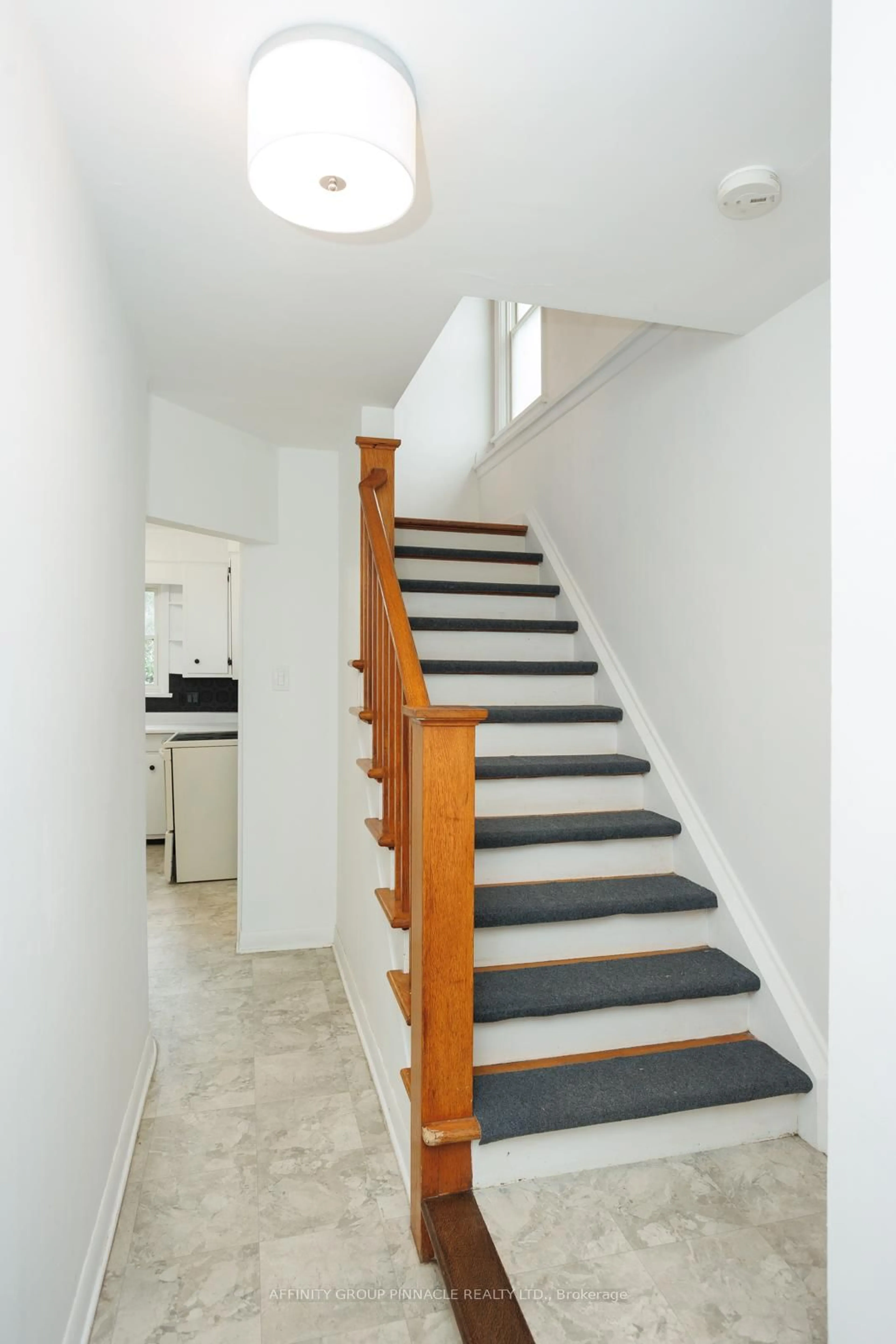 Stairs for 22 Sunset Crt, Kawartha Lakes Ontario K9V 2S1