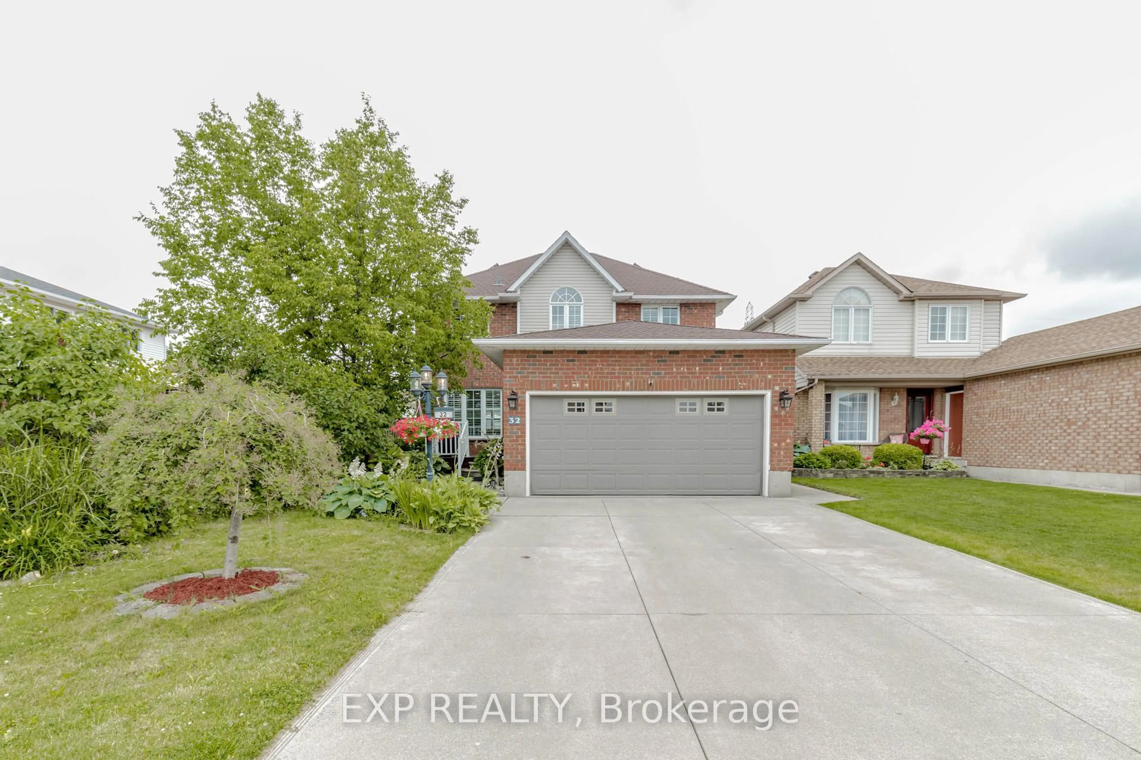 Home with brick exterior material, street for 32 Vineberg Dr, Hamilton Ontario L9B 2P6