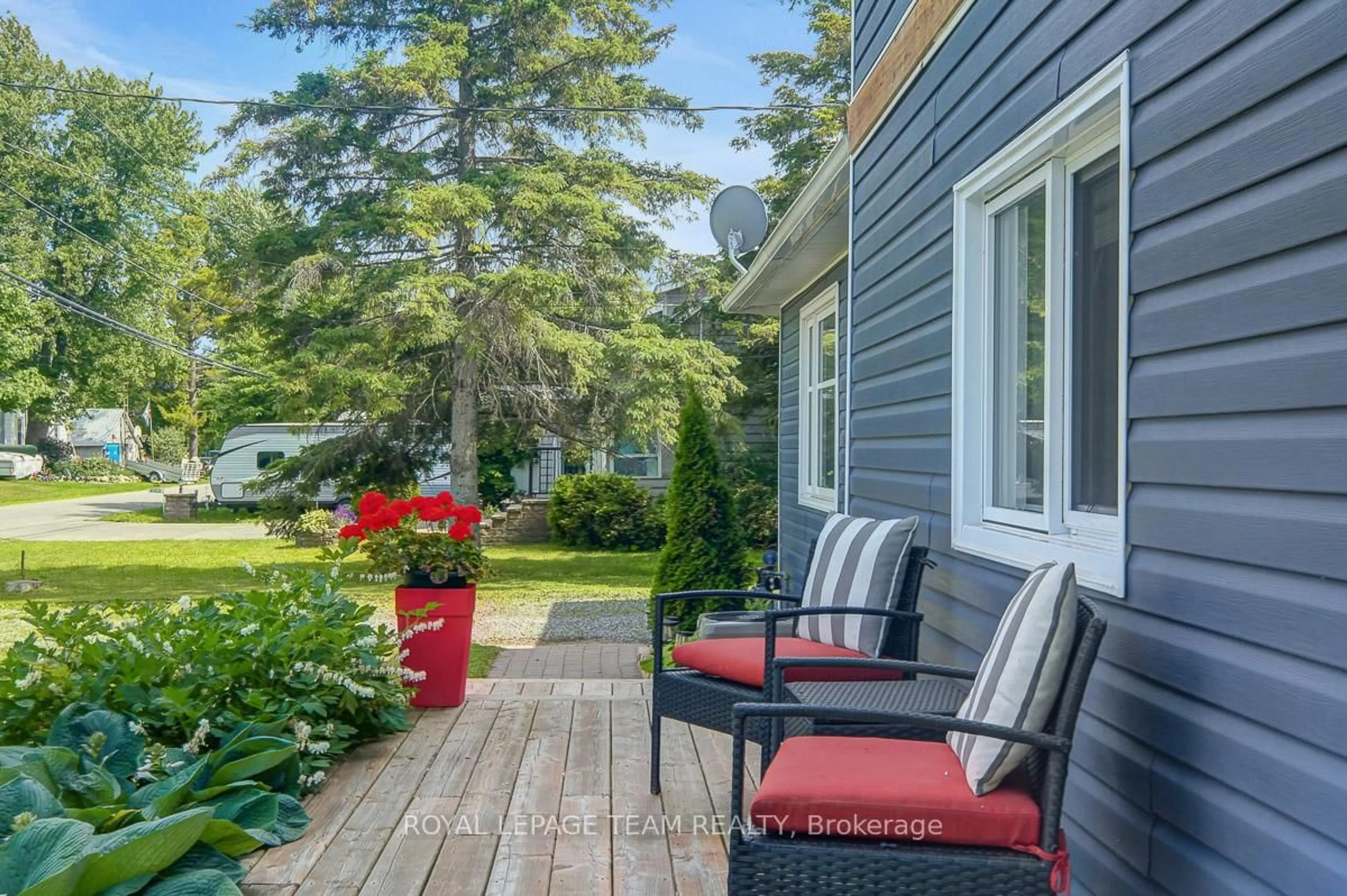 Patio, street for 4116 Broadway St, Vernon Ontario K0A 3J0