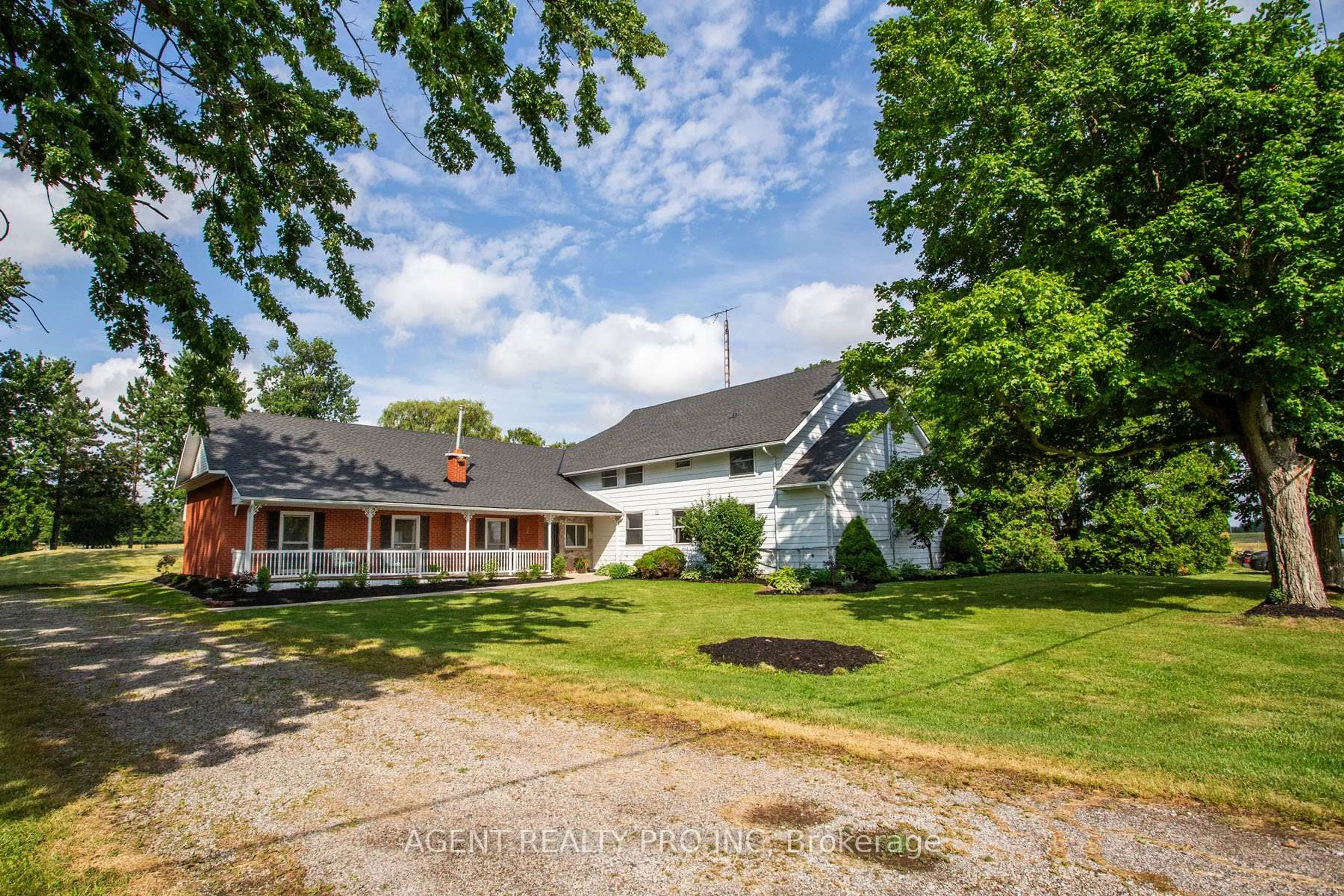 A pic from outside/outdoor area/front of a property/back of a property/a pic from drone, unknown for 24264 Coldstream Rd, Middlesex Centre Ontario N0M 2A0