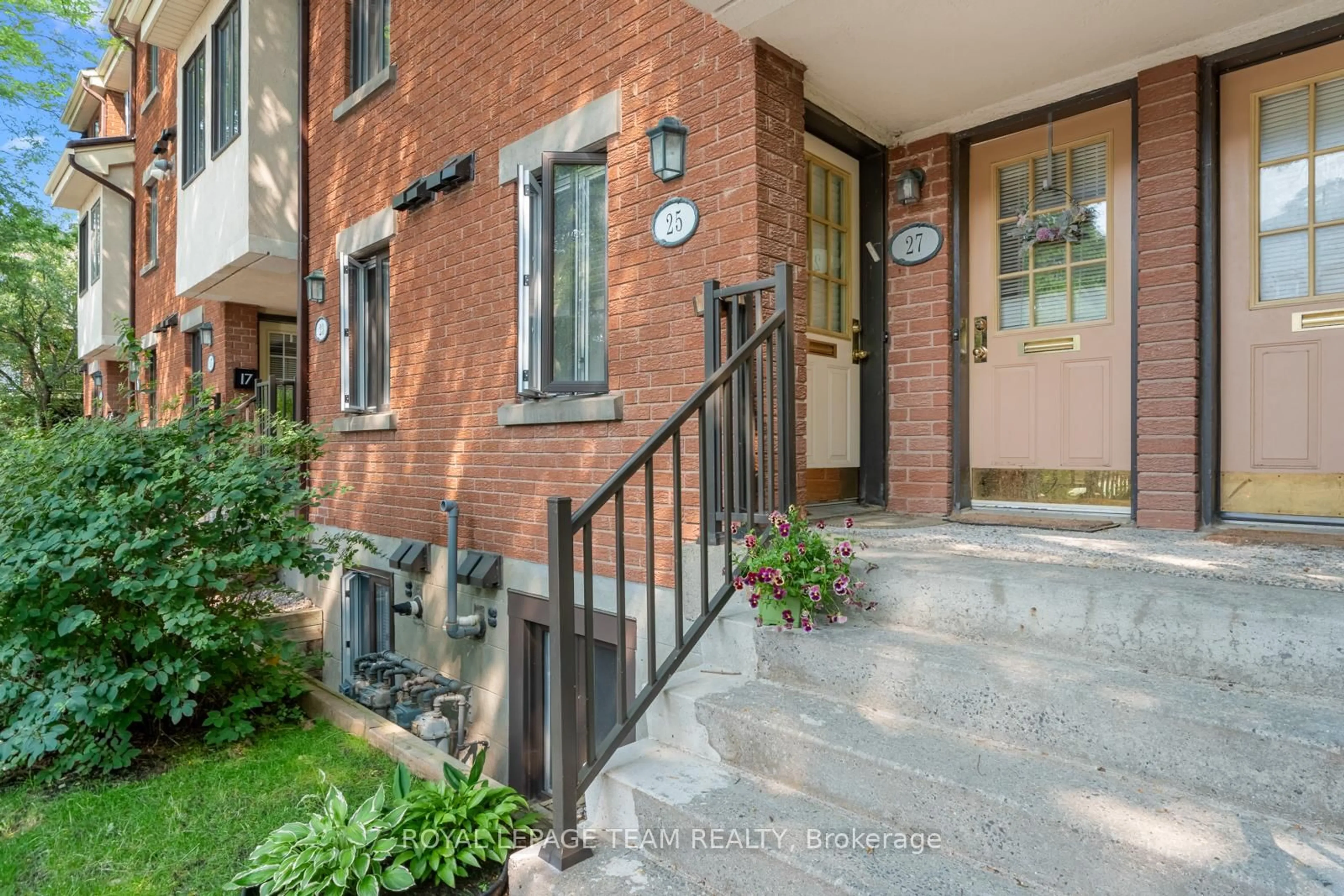 Unknown for 25 Sheba Private, Ottawa Ontario K1K 4K8