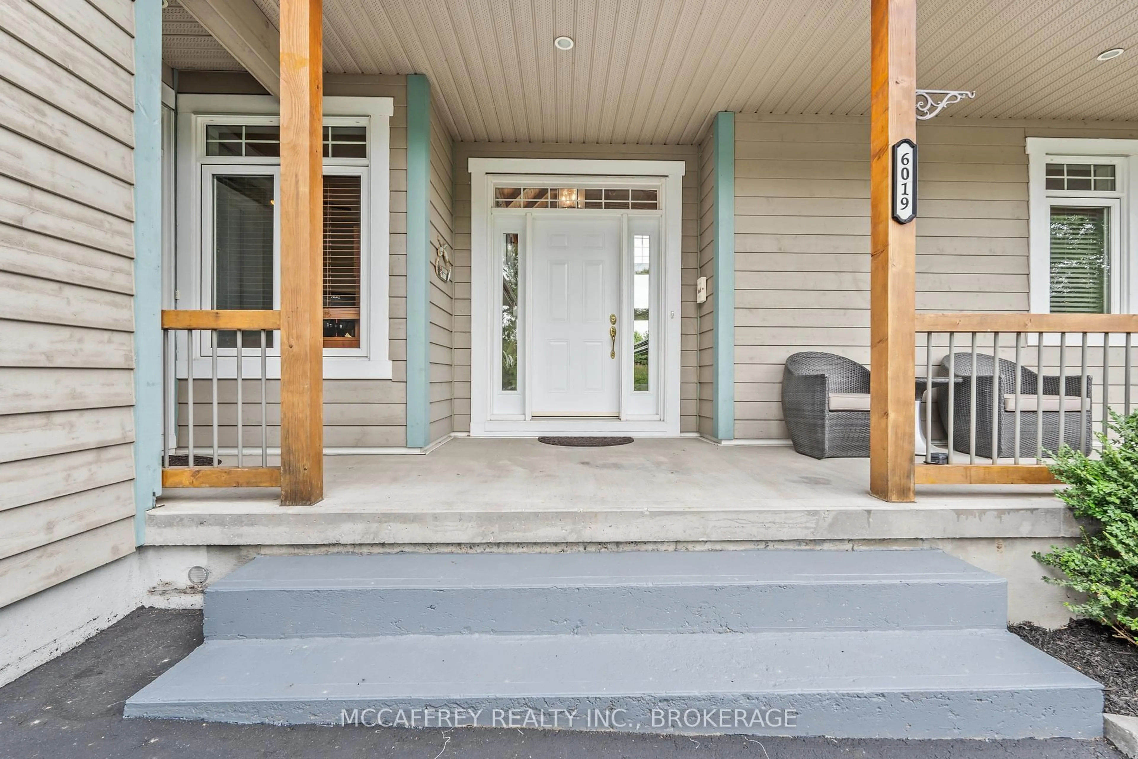 Indoor entryway for 6019 County Road 9, Napanee Ontario K7R 3K8