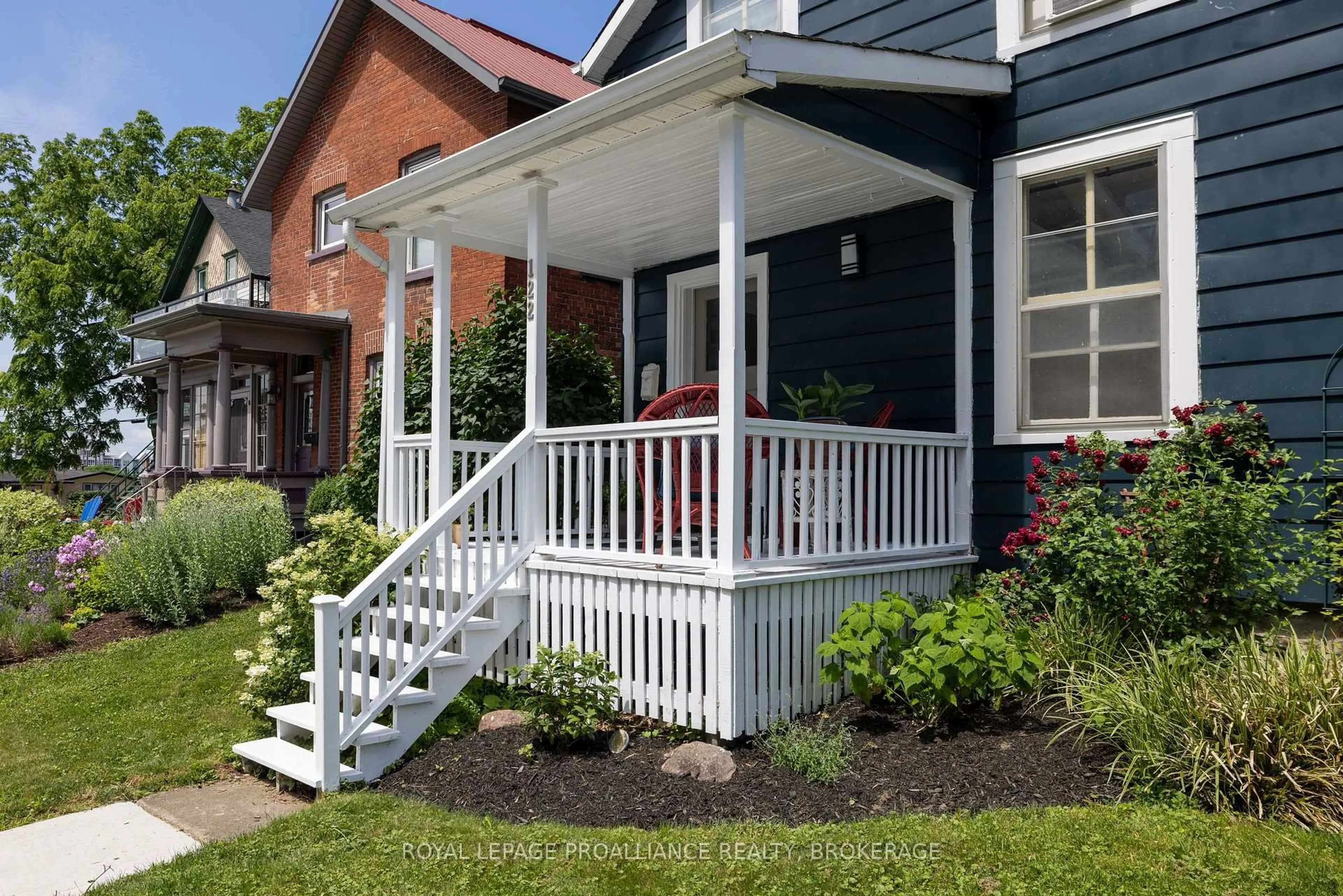 Unknown for 122 South St, Gananoque Ontario K7G 1A2