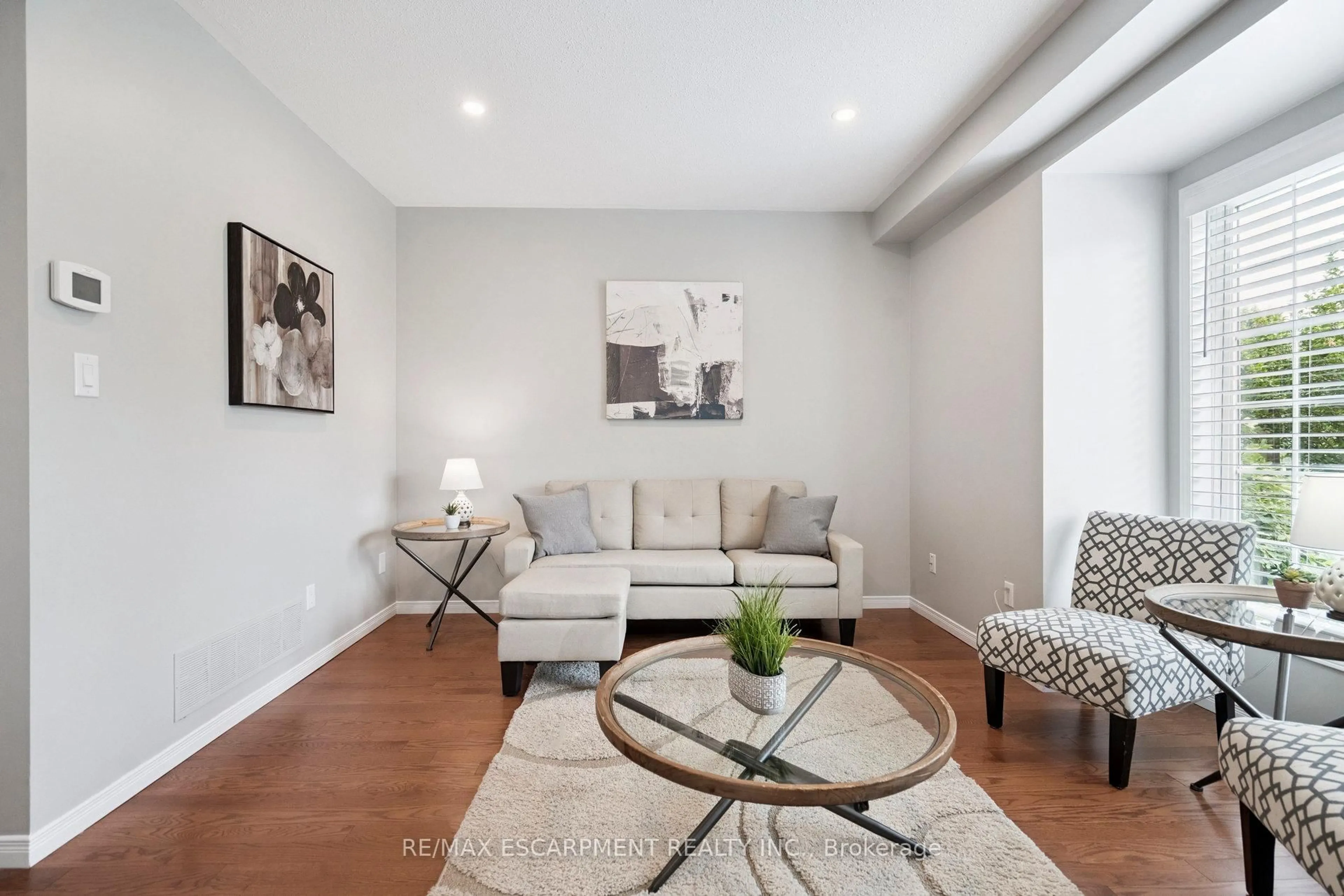 Living room with furniture, unknown for 55 Valridge Dr, Hamilton Ontario L9G 4Y7