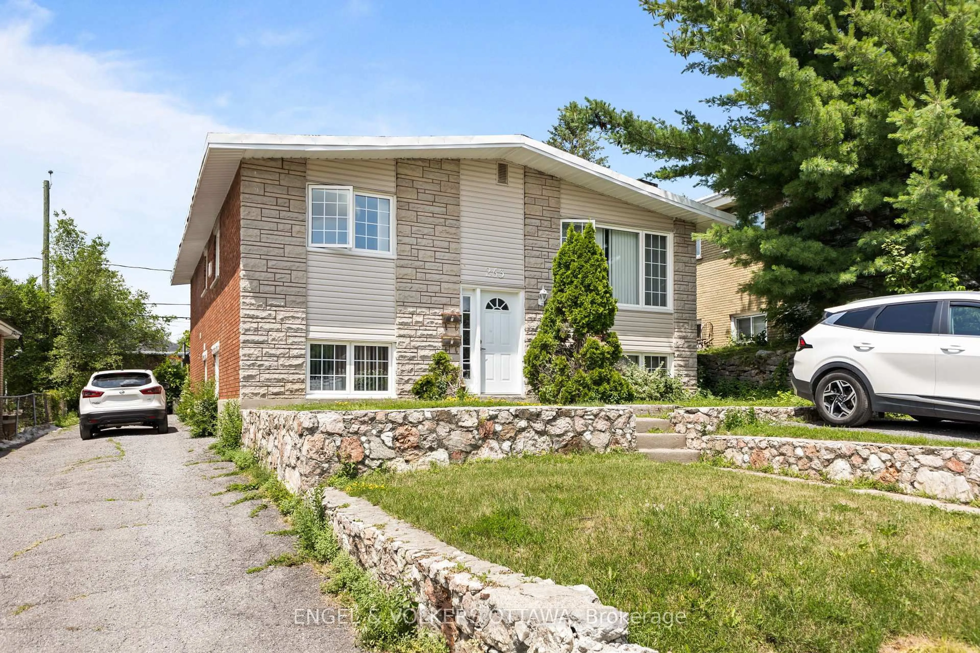 Home with brick exterior material, street for 263 Michel Circ, Ottawa Ontario K1L 7P4