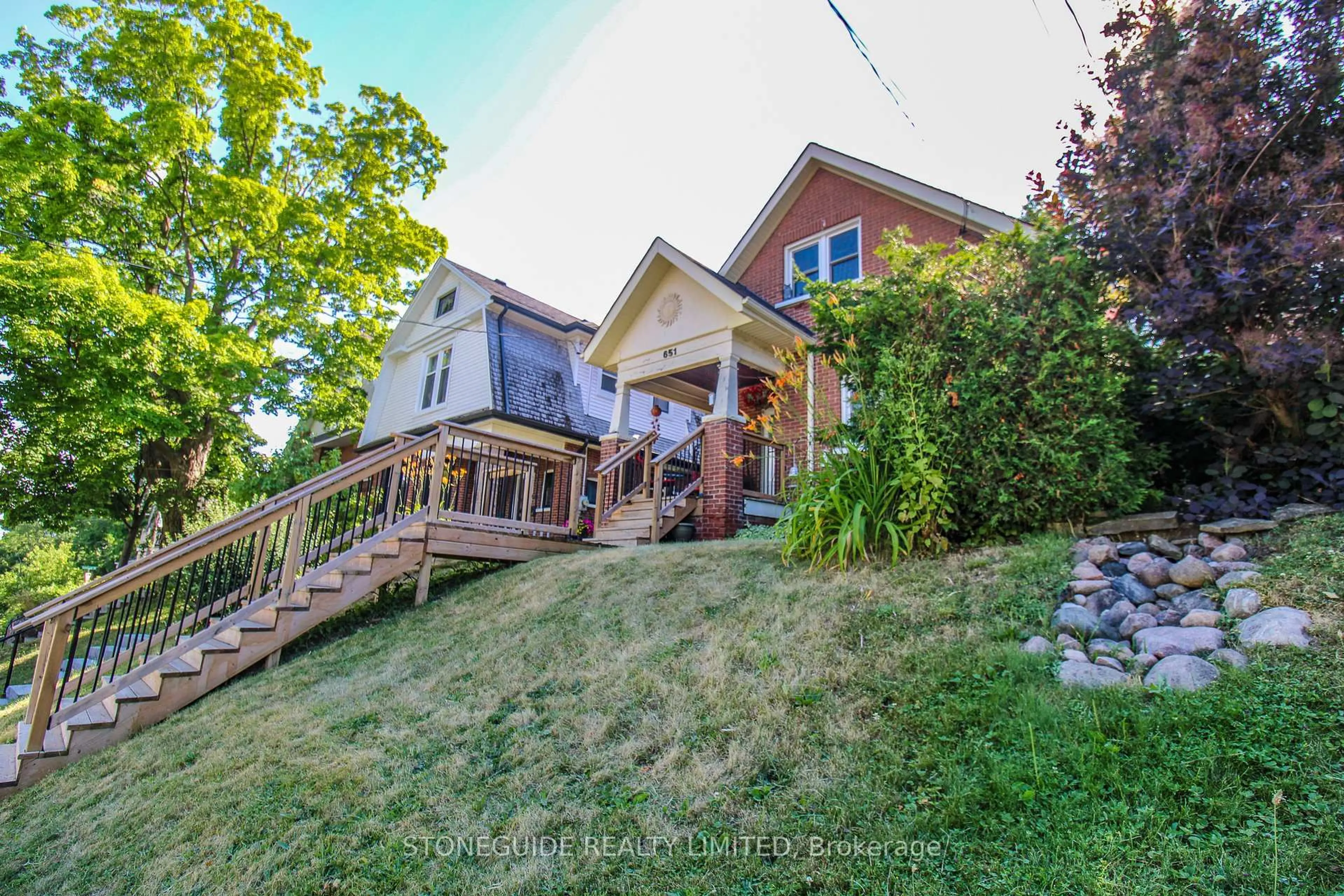A pic from outside/outdoor area/front of a property/back of a property/a pic from drone, unknown for 651 Aylmer St, Peterborough Central Ontario K9H 3X3