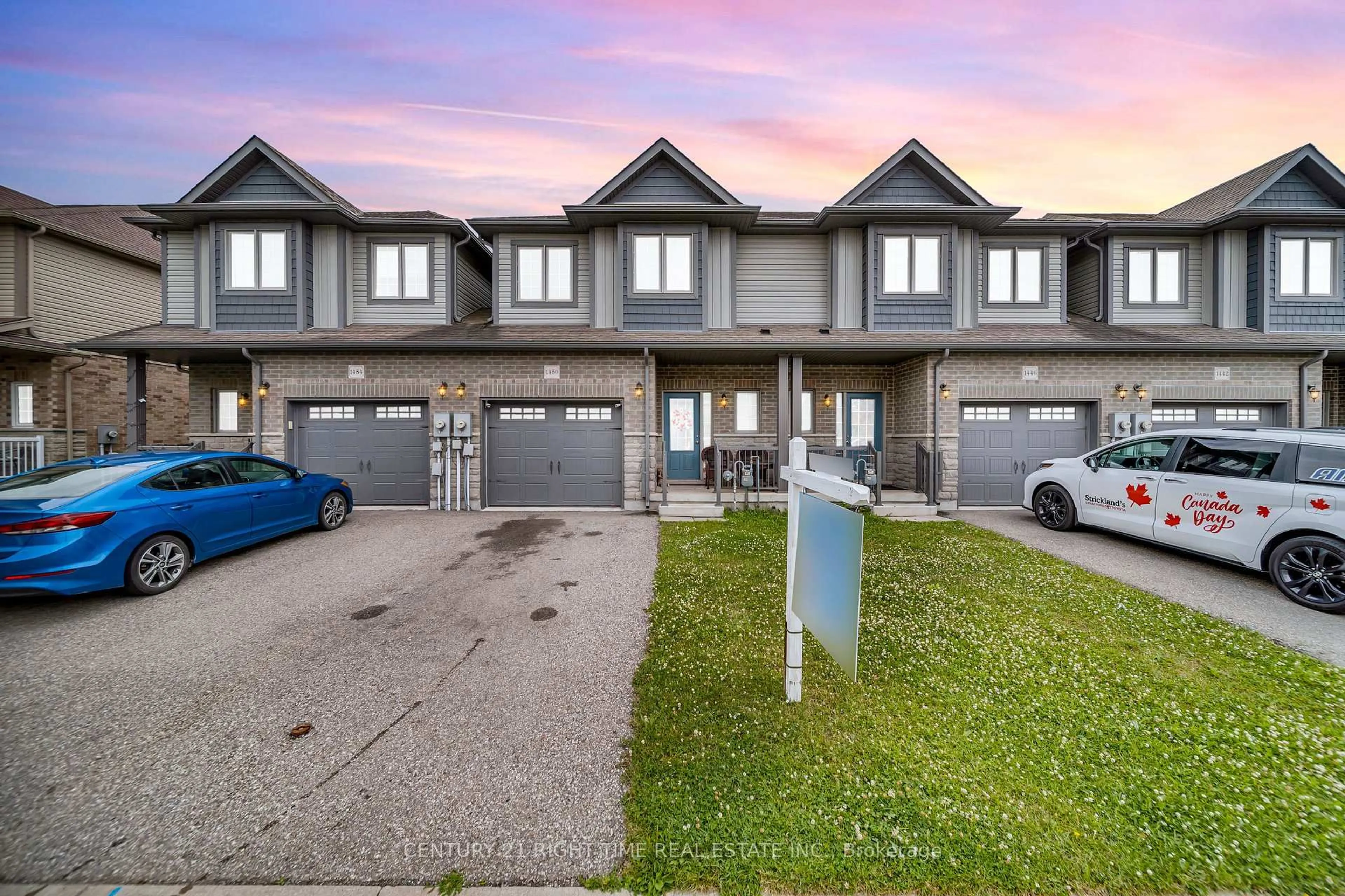 A pic from outside/outdoor area/front of a property/back of a property/a pic from drone, street for 1450 Caen Ave, Woodstock Ontario N4T 0J7