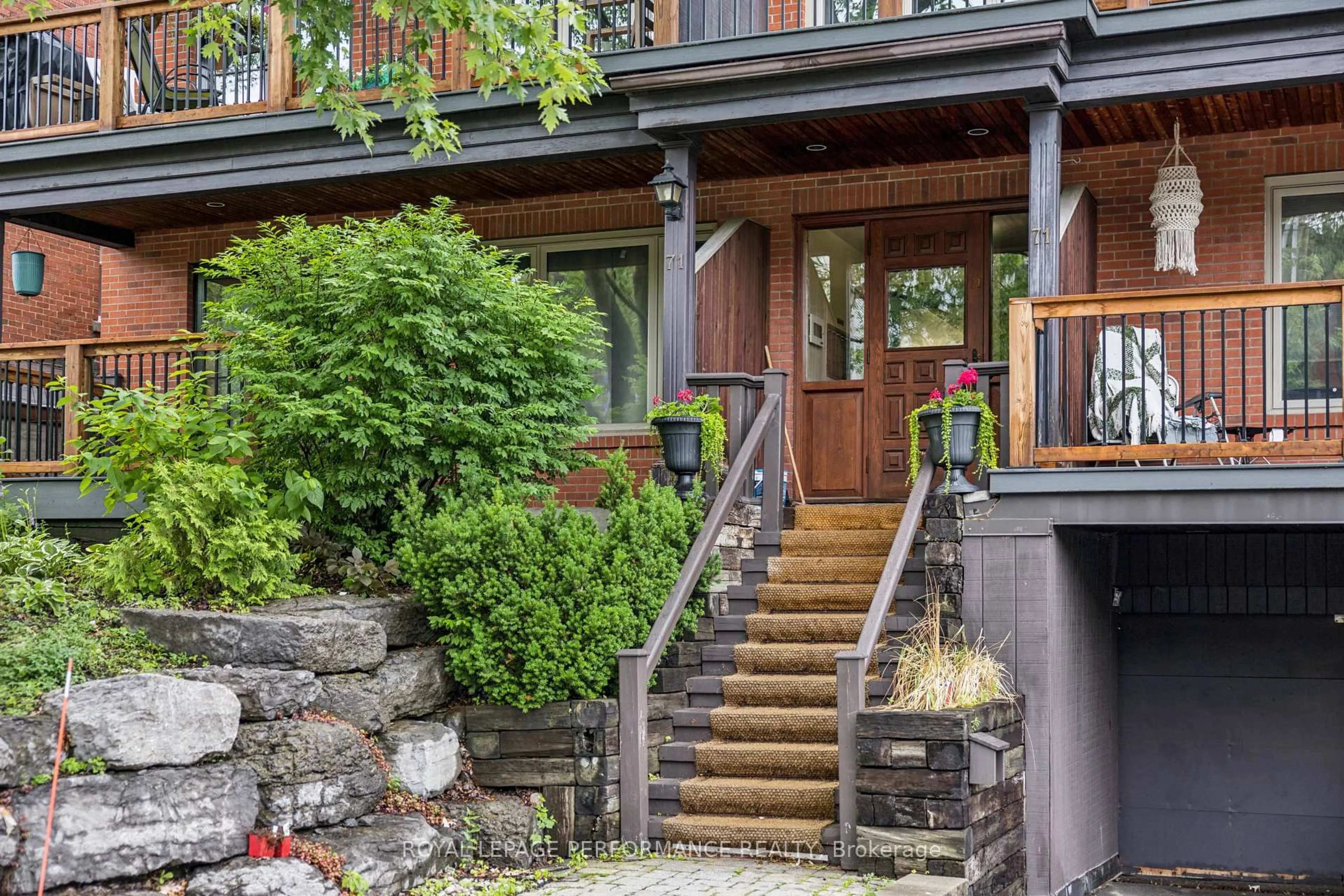 Unknown for 71 Sweetland Ave #4, Ottawa Ontario K1N 7T9