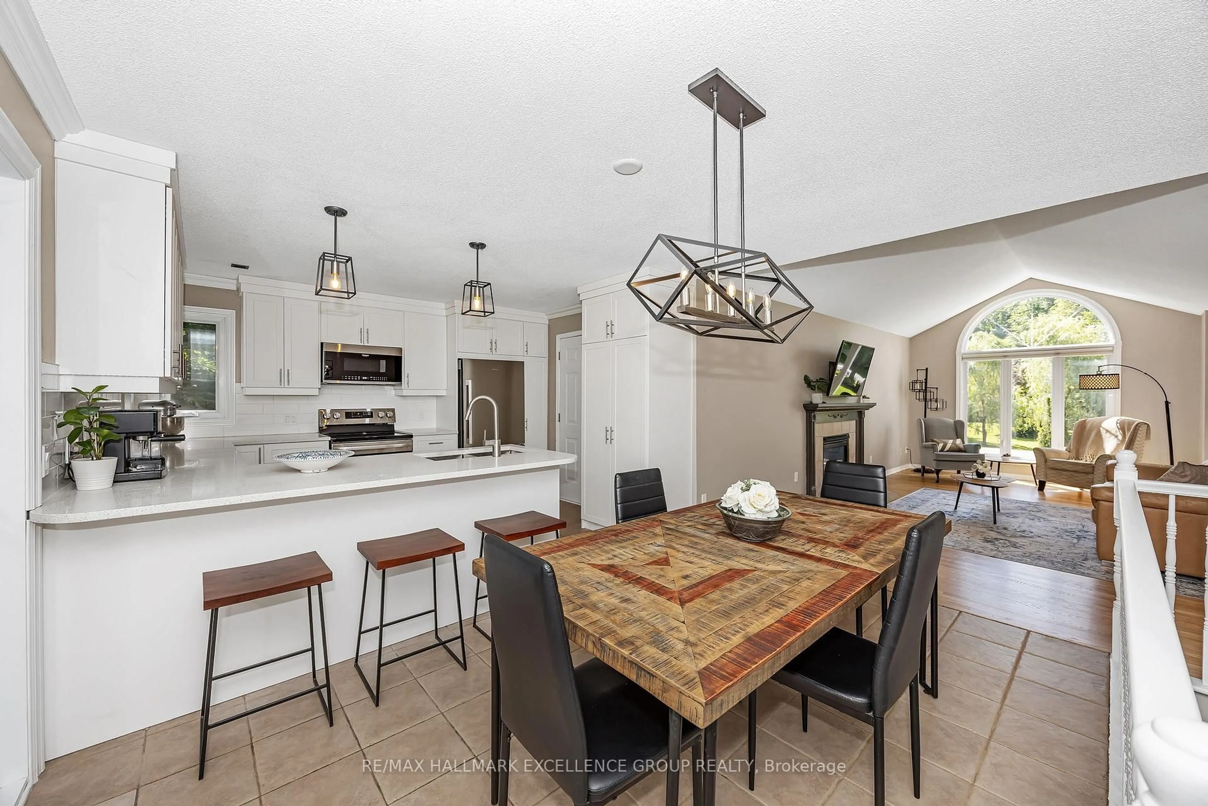 Open concept kitchen, ceramic/tile floor for 275 Daniel Cres, Clarence-Rockland Ontario K4K 1K7