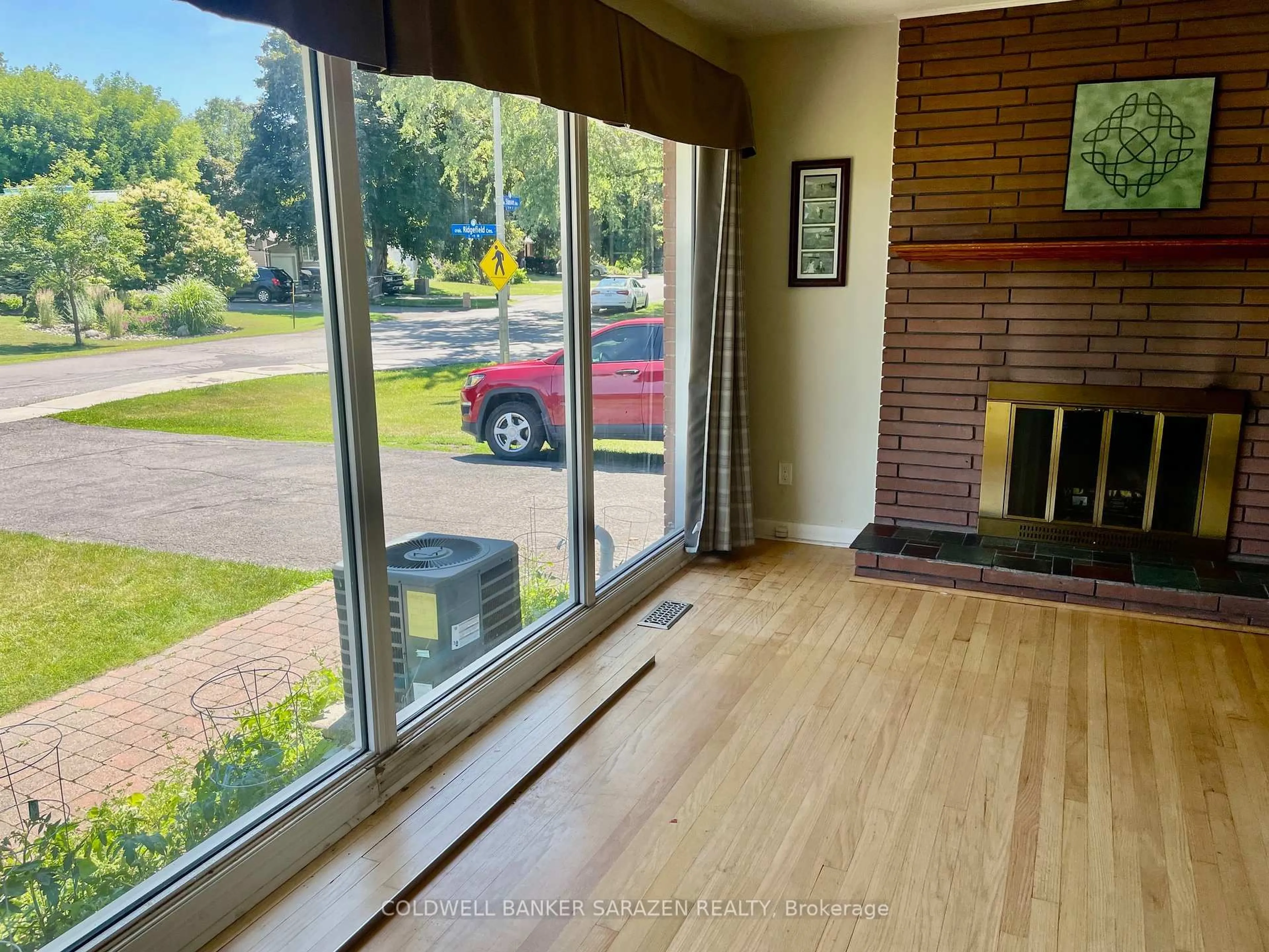 Unknown for 18 Stinson Ave, Ottawa Ontario K2H 6N1