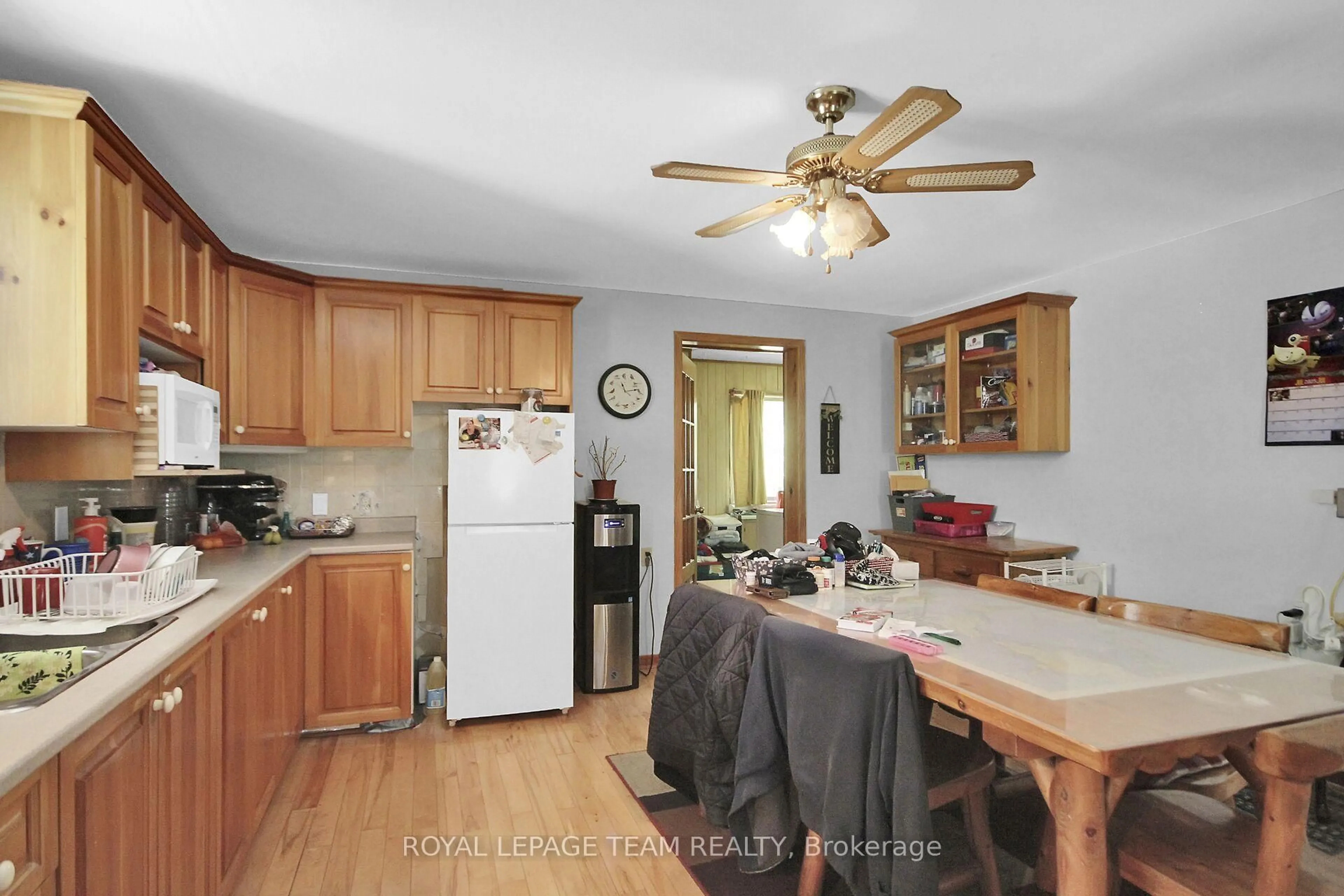 Standard kitchen, unknown for 1429 Balmoral Dr, Ottawa Ontario K1V 1H2