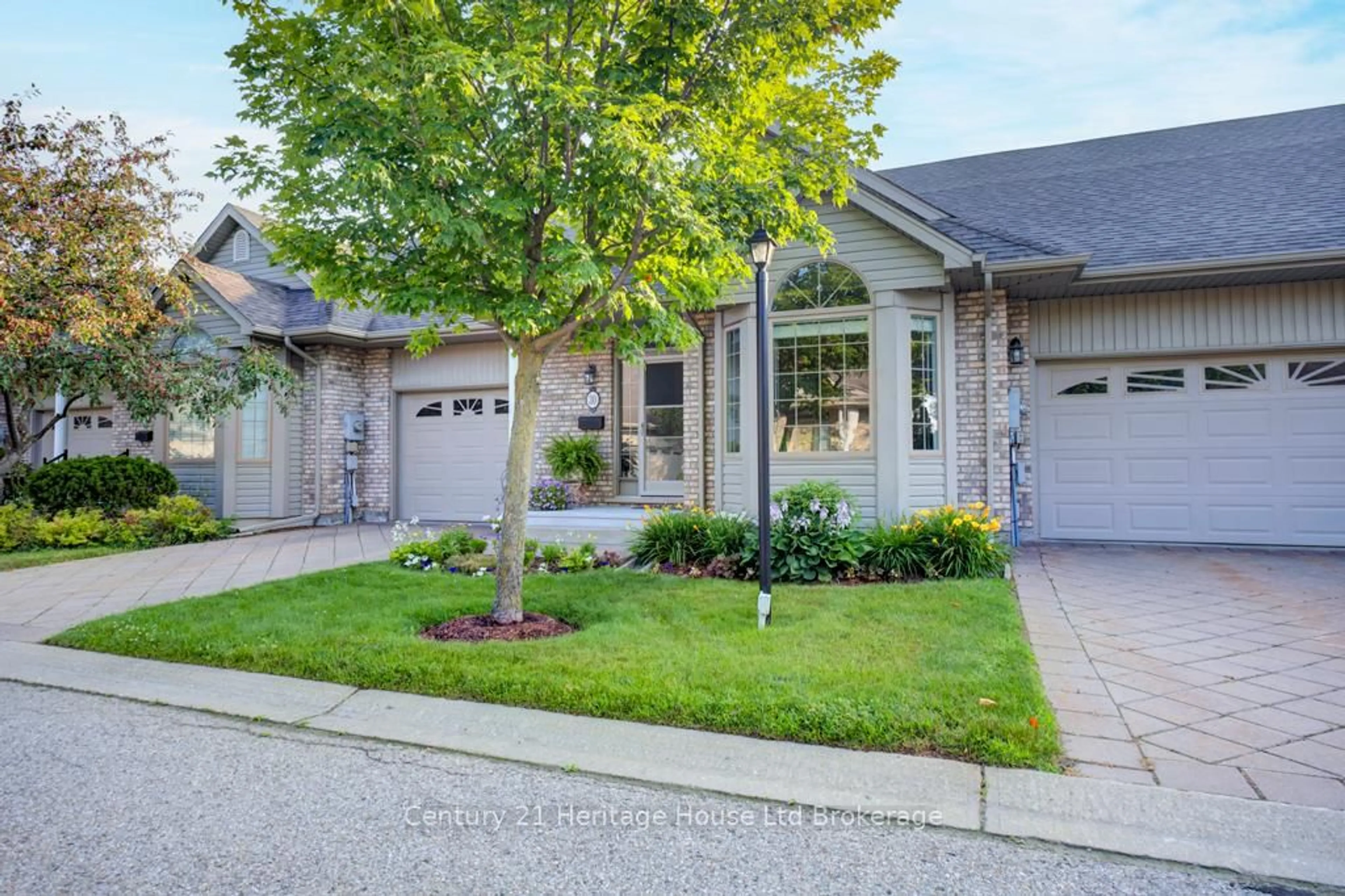 Home with brick exterior material, street for 500 Lakeview Dr #30, Woodstock Ontario N4T 1W4