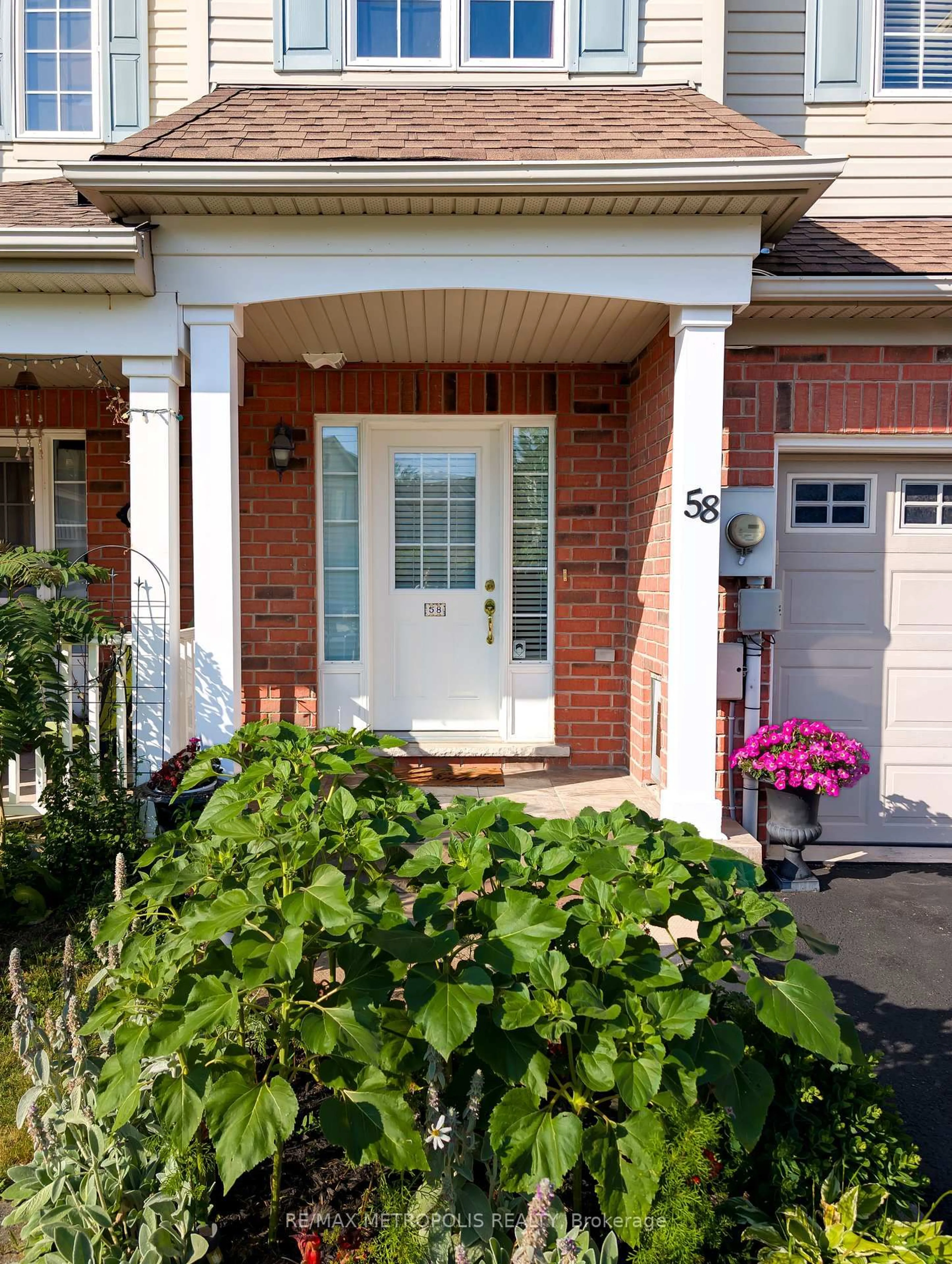 Home with brick exterior material, street for 58 Chloe St, St. Catharines Ontario L2P 0A5