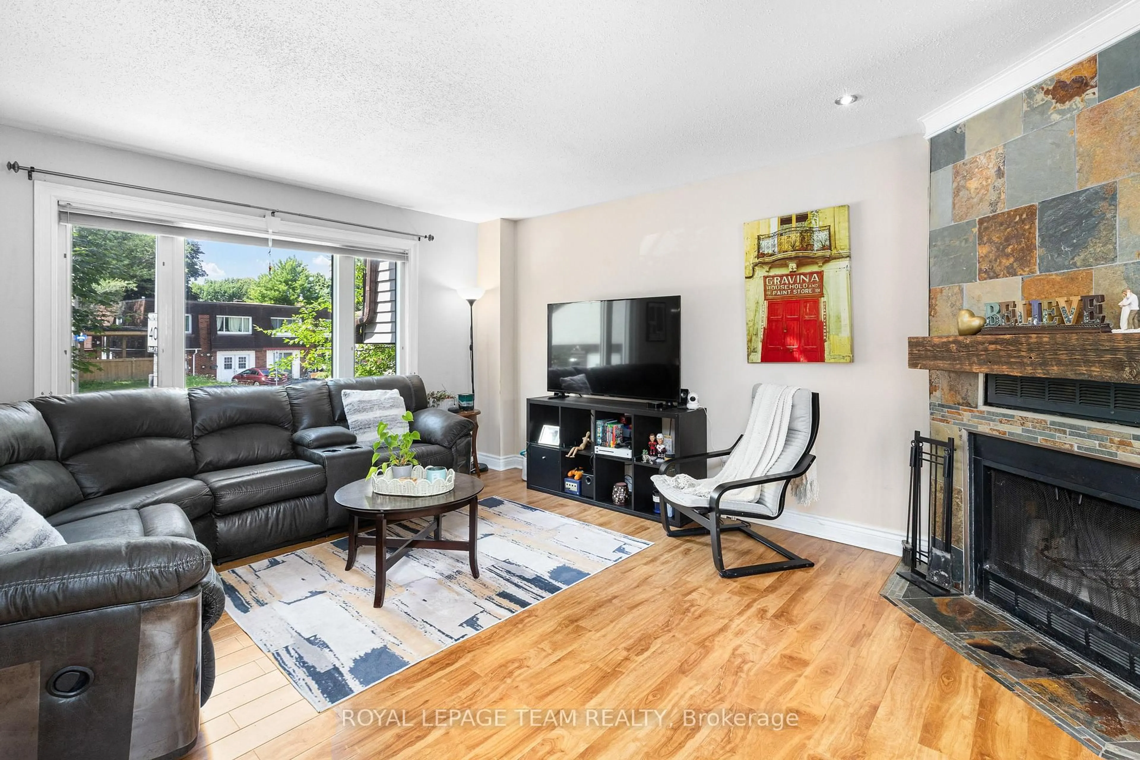 Living room with furniture, unknown for 24 Westcliffe Rd, Ottawa Ontario K2H 7X4