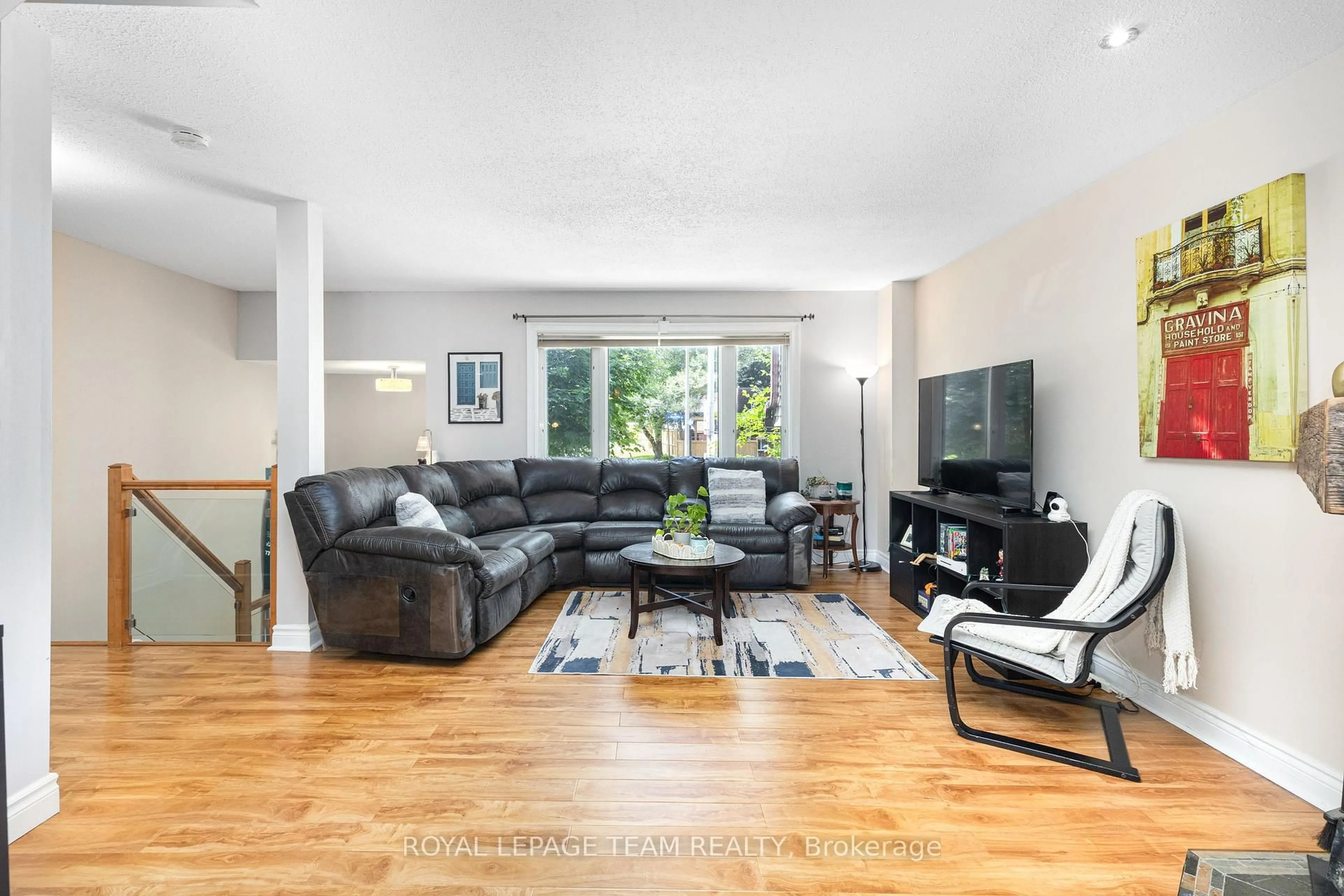 Living room with furniture, unknown for 24 Westcliffe Rd, Ottawa Ontario K2H 7X4